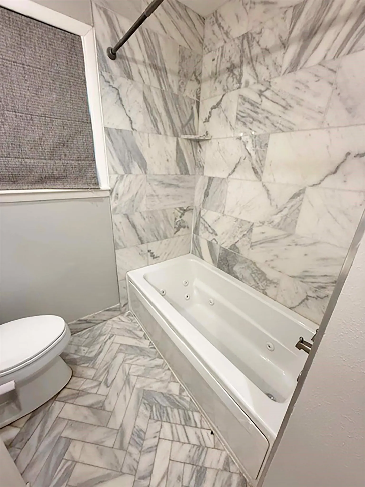 Single Family Residence For Rent in Denton County , 2710 Crestwood Place, Denton, Texas 76209, 4 Bedroom, 3 Bathroom, 2 Garage spaces, 2,029 Sqft, built in 1960, mls#21371458, Real Estate Agent in Denton, Homes For Rent in Denton county, Homes For Rent in Denton, Realtor in Denton Texas, Real Estate Brokerage Independent Realty Texas, Luminita Cordes Realtor