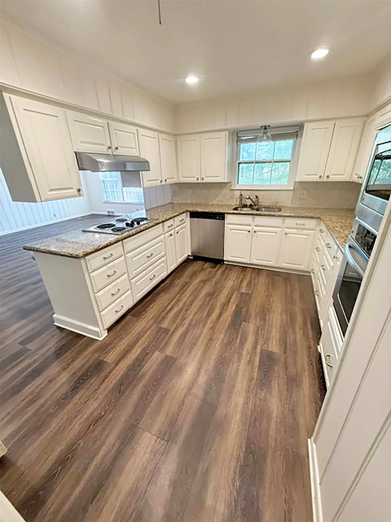 Single Family Residence For Rent in Denton County , 2710 Crestwood Place, Denton, Texas 76209, 4 Bedroom, 3 Bathroom, 2 Garage spaces, 2,029 Sqft, built in 1960, mls#21371458, Real Estate Agent in Denton, Homes For Rent in Denton county, Homes For Rent in Denton, Realtor in Denton Texas, Real Estate Brokerage Independent Realty Texas, Luminita Cordes Realtor