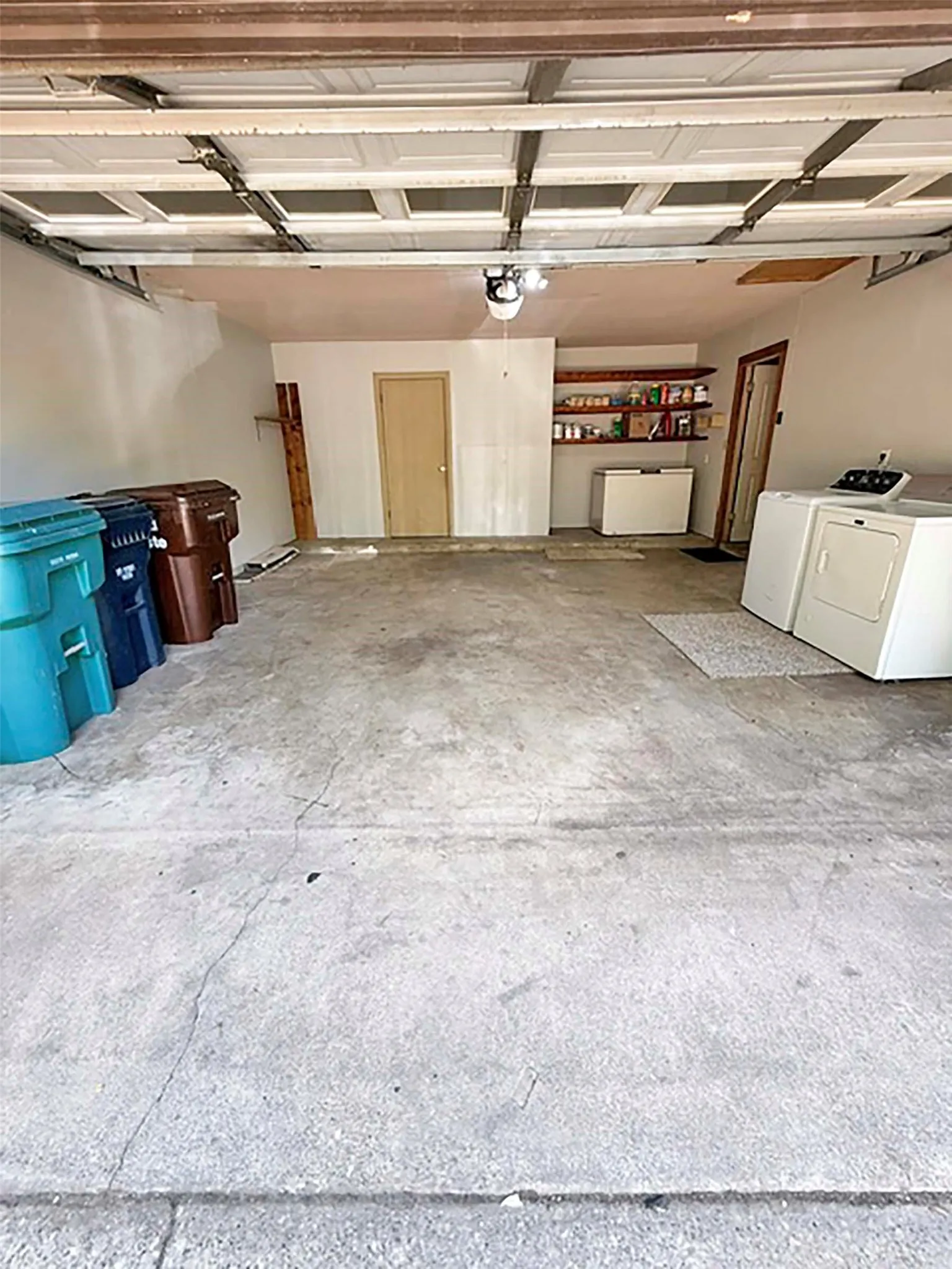 Single Family Residence For Rent in Denton County , 2710 Crestwood Place, Denton, Texas 76209, 4 Bedroom, 3 Bathroom, 2 Garage spaces, 2,029 Sqft, built in 1960, mls#21371458, Real Estate Agent in Denton, Homes For Rent in Denton county, Homes For Rent in Denton, Realtor in Denton Texas, Real Estate Brokerage Independent Realty Texas, Luminita Cordes Realtor