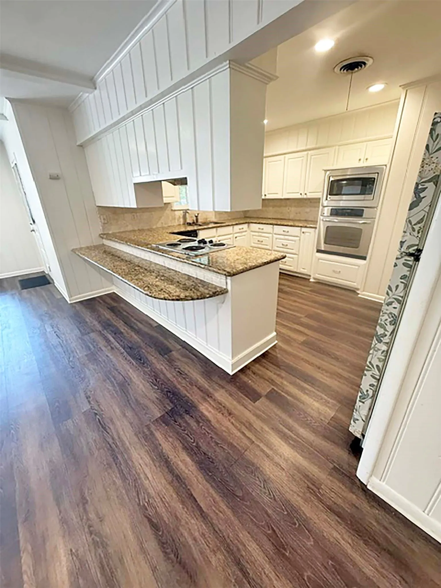 Single Family Residence For Rent in Denton County , 2710 Crestwood Place, Denton, Texas 76209, 4 Bedroom, 3 Bathroom, 2 Garage spaces, 2,029 Sqft, built in 1960, mls#21371458, Real Estate Agent in Denton, Homes For Rent in Denton county, Homes For Rent in Denton, Realtor in Denton Texas, Real Estate Brokerage Independent Realty Texas, Luminita Cordes Realtor