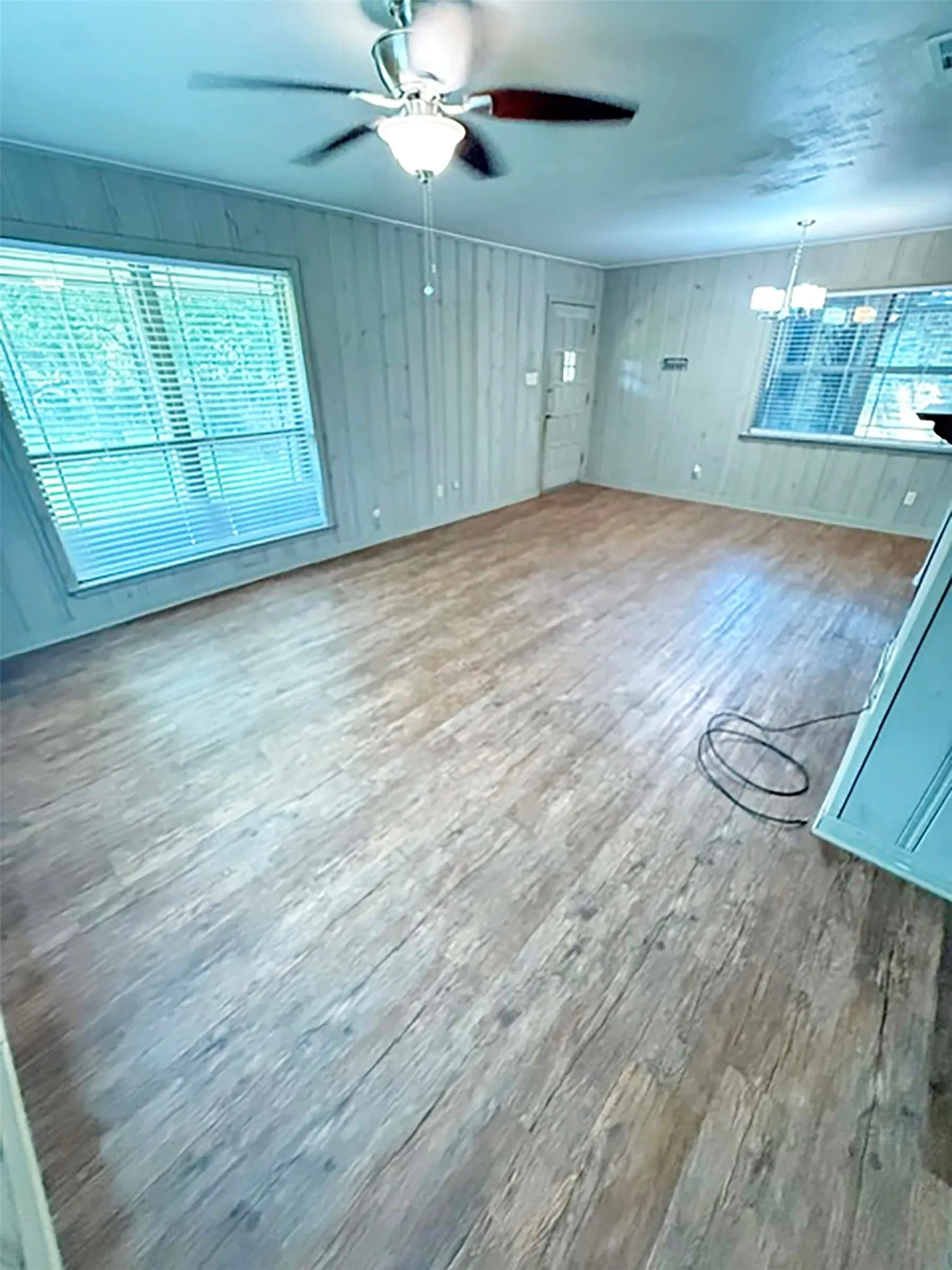Single Family Residence For Rent in Denton County , 2710 Crestwood Place, Denton, Texas 76209, 4 Bedroom, 3 Bathroom, 2 Garage spaces, 2,029 Sqft, built in 1960, mls#21371458, Real Estate Agent in Denton, Homes For Rent in Denton county, Homes For Rent in Denton, Realtor in Denton Texas, Real Estate Brokerage Independent Realty Texas, Luminita Cordes Realtor