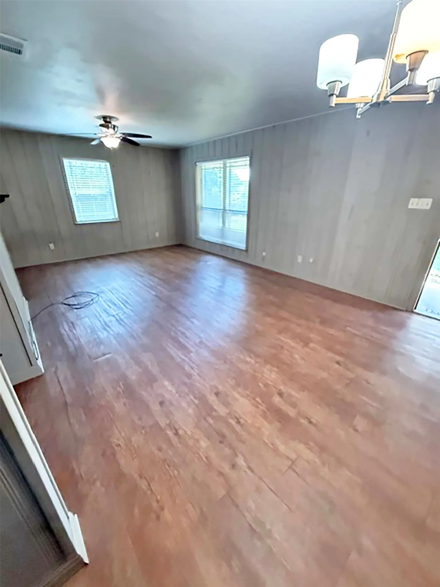 Single Family Residence For Rent in Denton County , 2710 Crestwood Place, Denton, Texas 76209, 4 Bedroom, 3 Bathroom, 2 Garage spaces, 2,029 Sqft, built in 1960, mls#21371458, Real Estate Agent in Denton, Homes For Rent in Denton county, Homes For Rent in Denton, Realtor in Denton Texas, Real Estate Brokerage Independent Realty Texas, Luminita Cordes Realtor