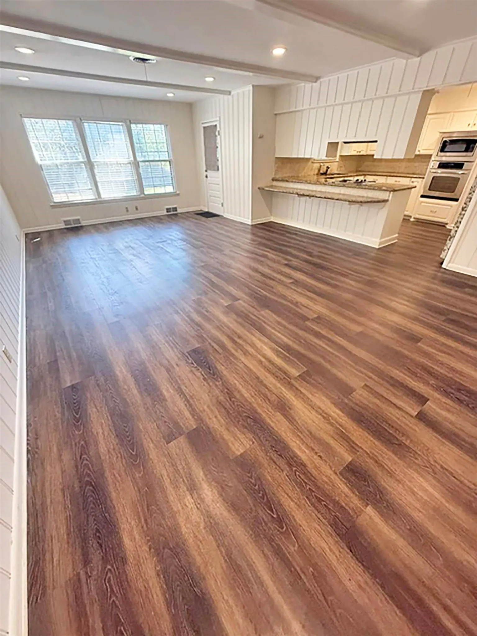 Single Family Residence For Rent in Denton County , 2710 Crestwood Place, Denton, Texas 76209, 4 Bedroom, 3 Bathroom, 2 Garage spaces, 2,029 Sqft, built in 1960, mls#21371458, Real Estate Agent in Denton, Homes For Rent in Denton county, Homes For Rent in Denton, Realtor in Denton Texas, Real Estate Brokerage Independent Realty Texas, Luminita Cordes Realtor