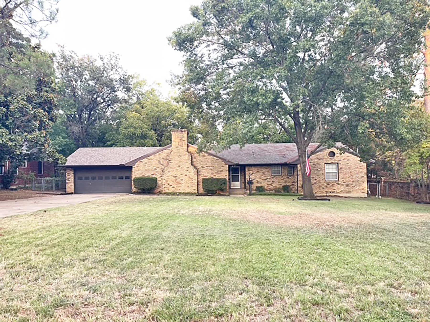 Single Family Residence For Rent in Denton County , 2710 Crestwood Place, Denton, Texas 76209, 4 Bedroom, 3 Bathroom, 2 Garage spaces, 2,029 Sqft, built in 1960, mls#21371458, Real Estate Agent in Denton, Homes For Rent in Denton county, Homes For Rent in Denton, Realtor in Denton Texas, Real Estate Brokerage Independent Realty Texas, Luminita Cordes Realtor