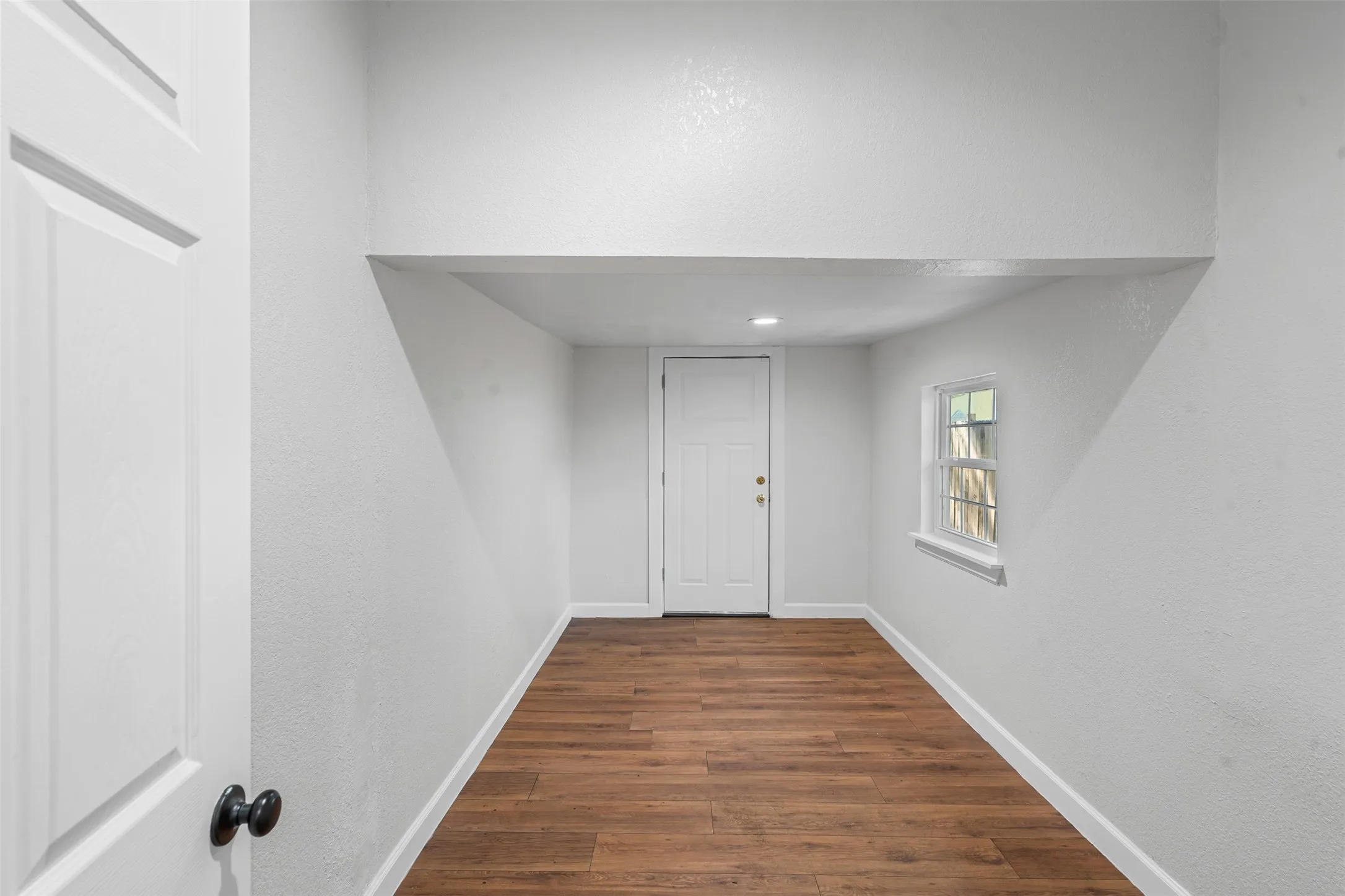 Single Family Residence For Sale in Johnson County , 709 N Buffalo Avenue, Cleburne, Texas 76033, 3 Bedroom, 2 Bathroom, 1 Garage spaces, 1,668 Sqft, built in 1920, mls#21375184, Real Estate Agent in Cleburne, Homes For Sale in Johnson county, Homes For Sale in Cleburne, Realtor in Cleburne Texas, Real Estate Brokerage Independent Realty Texas, Luminita Cordes Realtor