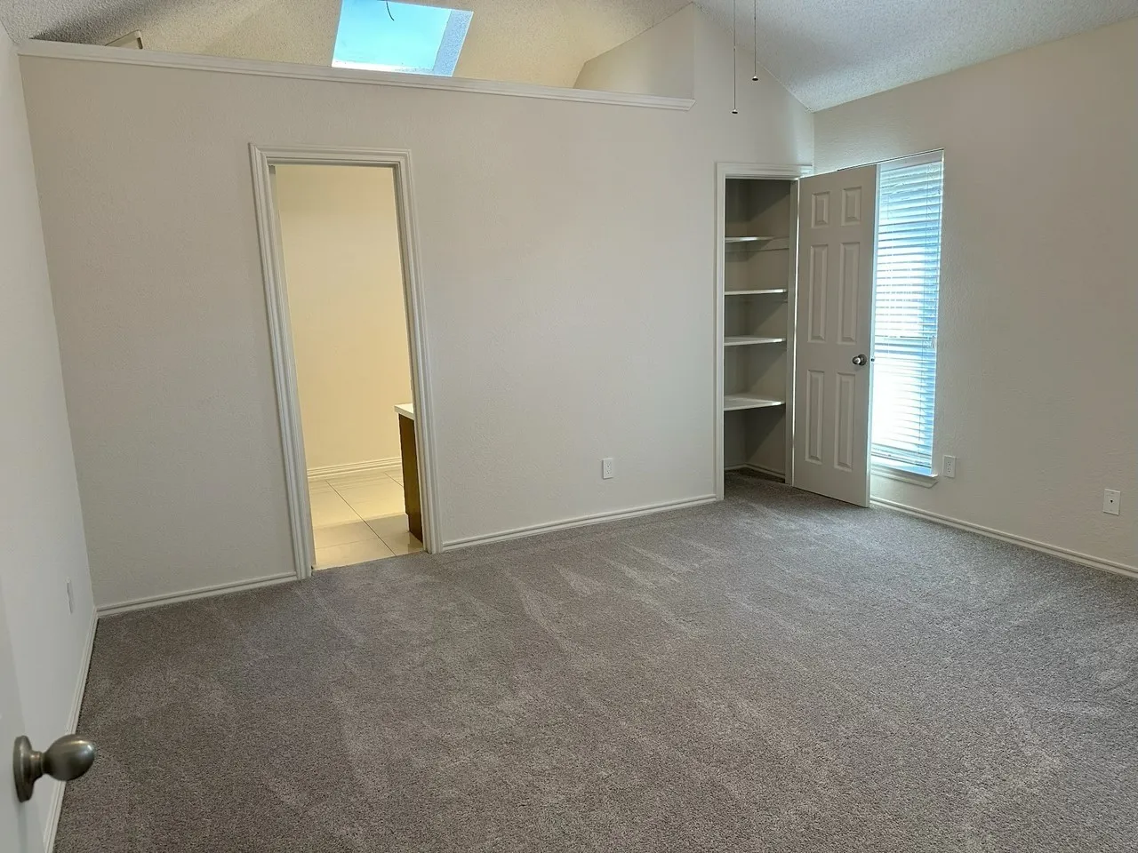 Single Family Residence For Rent in Denton County , 2033 Espinosa Drive, Carrollton, Texas 75010, 3 Bedroom, 2 Bathroom, 2 Garage spaces, 1,467 Sqft, built in 1985, mls#21375083, Real Estate Agent in Carrollton, Homes For Rent in Denton county, Homes For Rent in Carrollton, Realtor in Carrollton Texas, Real Estate Brokerage Independent Realty Texas, Luminita Cordes Realtor