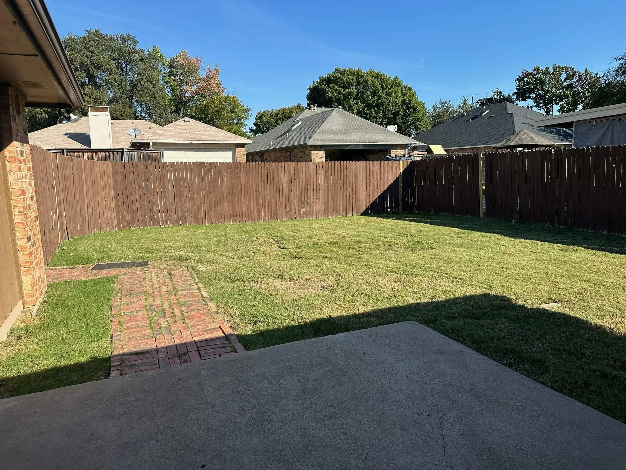 Single Family Residence For Rent in Denton County , 2033 Espinosa Drive, Carrollton, Texas 75010, 3 Bedroom, 2 Bathroom, 2 Garage spaces, 1,467 Sqft, built in 1985, mls#21375083, Real Estate Agent in Carrollton, Homes For Rent in Denton county, Homes For Rent in Carrollton, Realtor in Carrollton Texas, Real Estate Brokerage Independent Realty Texas, Luminita Cordes Realtor