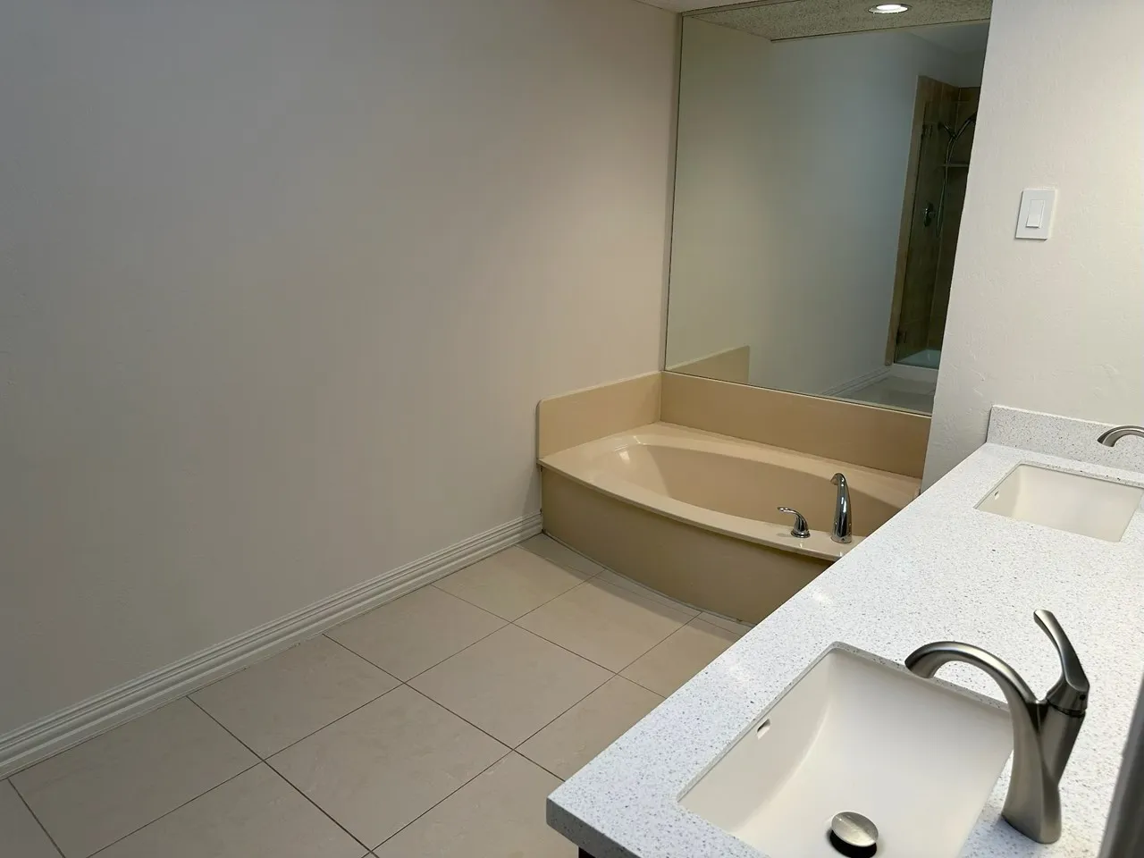 features sunken tub