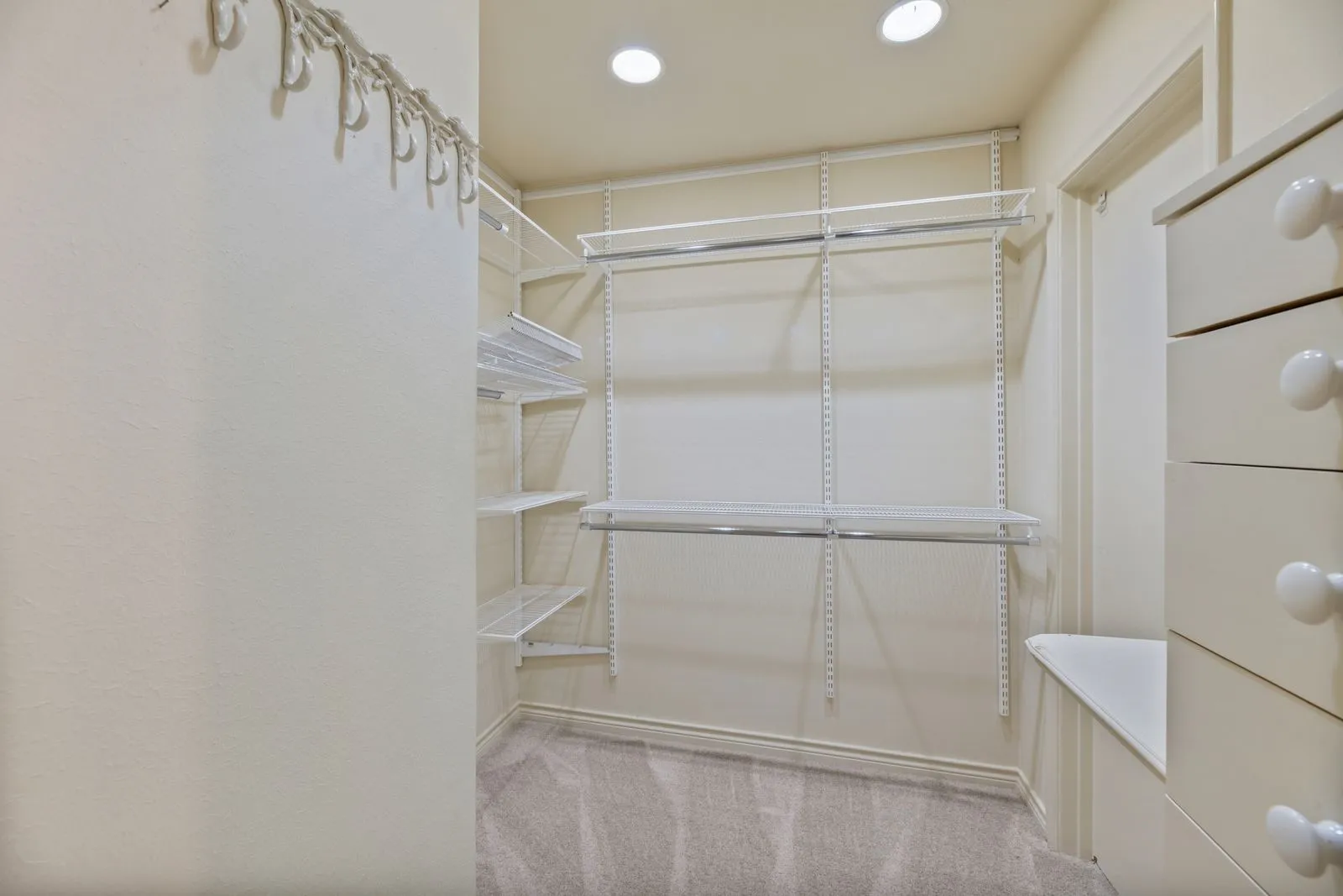 Single Family Residence For Rent in Dallas County , 6342 Annapolis Lane, Dallas, Texas 75214, 4 Bedroom, 3 Bathroom, 2 Garage spaces, 2,957 Sqft, built in 1968, mls#21375167, Real Estate Agent in Dallas, Homes For Rent in Dallas county, Homes For Rent in Dallas, Realtor in Dallas Texas, Real Estate Brokerage Independent Realty Texas, Luminita Cordes Realtor