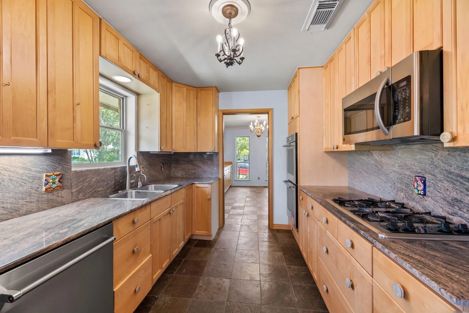 Single Family Residence For Rent in Dallas County , 6342 Annapolis Lane, Dallas, Texas 75214, 4 Bedroom, 3 Bathroom, 2 Garage spaces, 2,957 Sqft, built in 1968, mls#21375167, Real Estate Agent in Dallas, Homes For Rent in Dallas county, Homes For Rent in Dallas, Realtor in Dallas Texas, Real Estate Brokerage Independent Realty Texas, Luminita Cordes Realtor