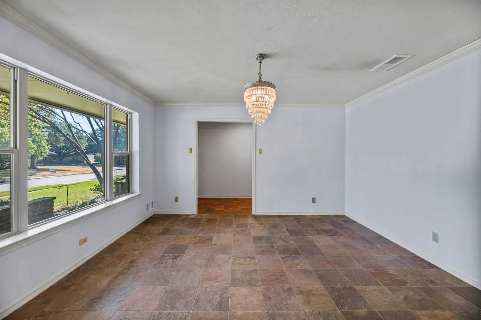 Single Family Residence For Rent in Dallas County , 6342 Annapolis Lane, Dallas, Texas 75214, 4 Bedroom, 3 Bathroom, 2 Garage spaces, 2,957 Sqft, built in 1968, mls#21375167, Real Estate Agent in Dallas, Homes For Rent in Dallas county, Homes For Rent in Dallas, Realtor in Dallas Texas, Real Estate Brokerage Independent Realty Texas, Luminita Cordes Realtor