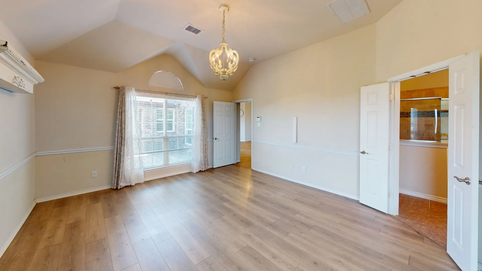 Single Family Residence For Rent in Tarrant County , 8300 Blue Periwinkle Lane, Fort Worth, Texas 76123, 4 Bedroom, 4 Bathroom, 2 Garage spaces, 2,817 Sqft, built in 2013, mls#21375188, Real Estate Agent in Fort Worth, Homes For Rent in Tarrant county, Homes For Rent in Fort Worth, Realtor in Fort Worth Texas, Real Estate Brokerage Independent Realty Texas, Luminita Cordes Realtor