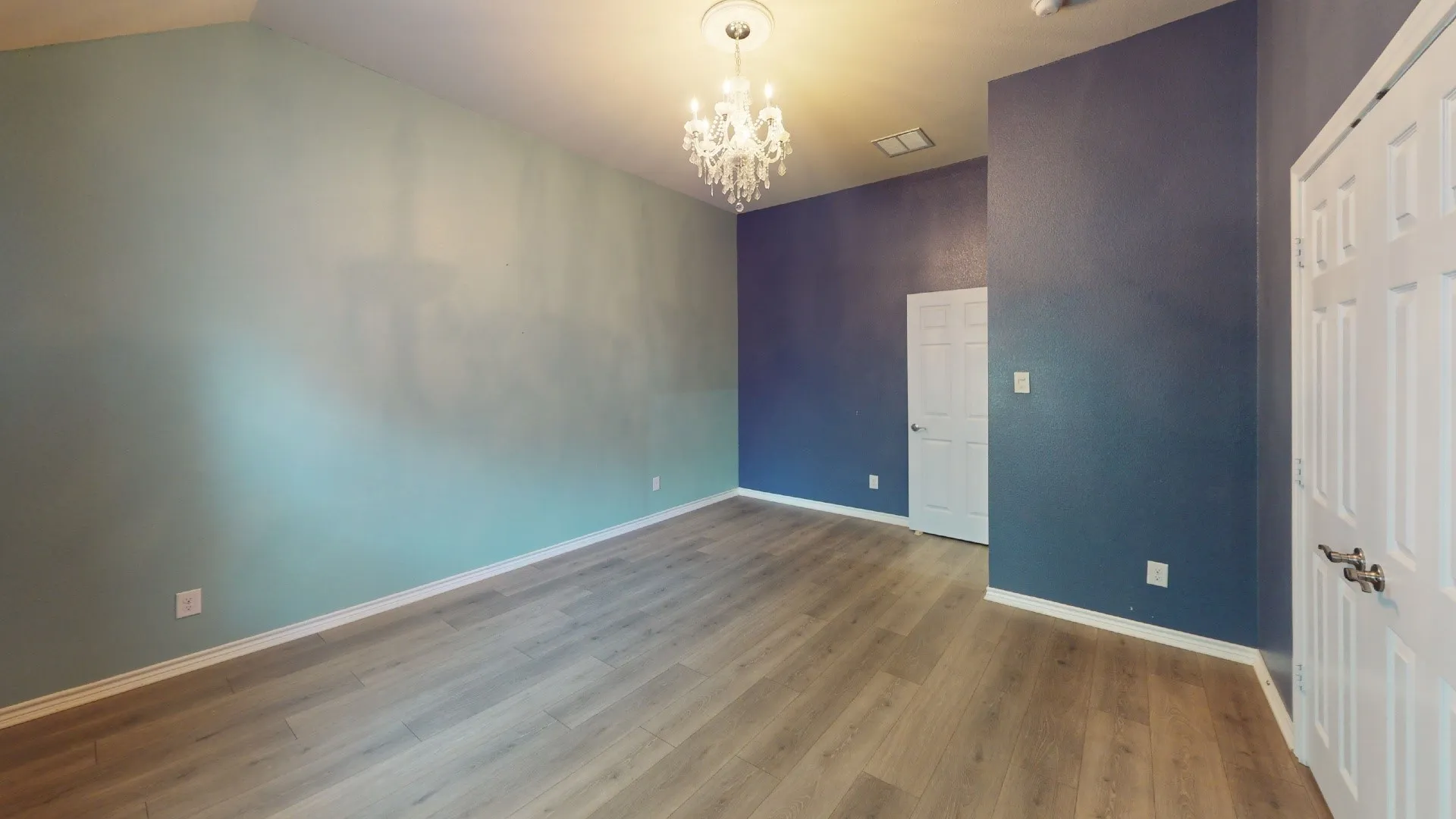 Single Family Residence For Rent in Tarrant County , 8300 Blue Periwinkle Lane, Fort Worth, Texas 76123, 4 Bedroom, 4 Bathroom, 2 Garage spaces, 2,817 Sqft, built in 2013, mls#21375188, Real Estate Agent in Fort Worth, Homes For Rent in Tarrant county, Homes For Rent in Fort Worth, Realtor in Fort Worth Texas, Real Estate Brokerage Independent Realty Texas, Luminita Cordes Realtor