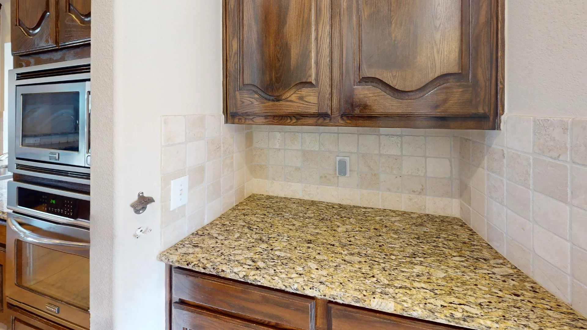 Single Family Residence For Rent in Tarrant County , 8300 Blue Periwinkle Lane, Fort Worth, Texas 76123, 4 Bedroom, 4 Bathroom, 2 Garage spaces, 2,817 Sqft, built in 2013, mls#21375188, Real Estate Agent in Fort Worth, Homes For Rent in Tarrant county, Homes For Rent in Fort Worth, Realtor in Fort Worth Texas, Real Estate Brokerage Independent Realty Texas, Luminita Cordes Realtor