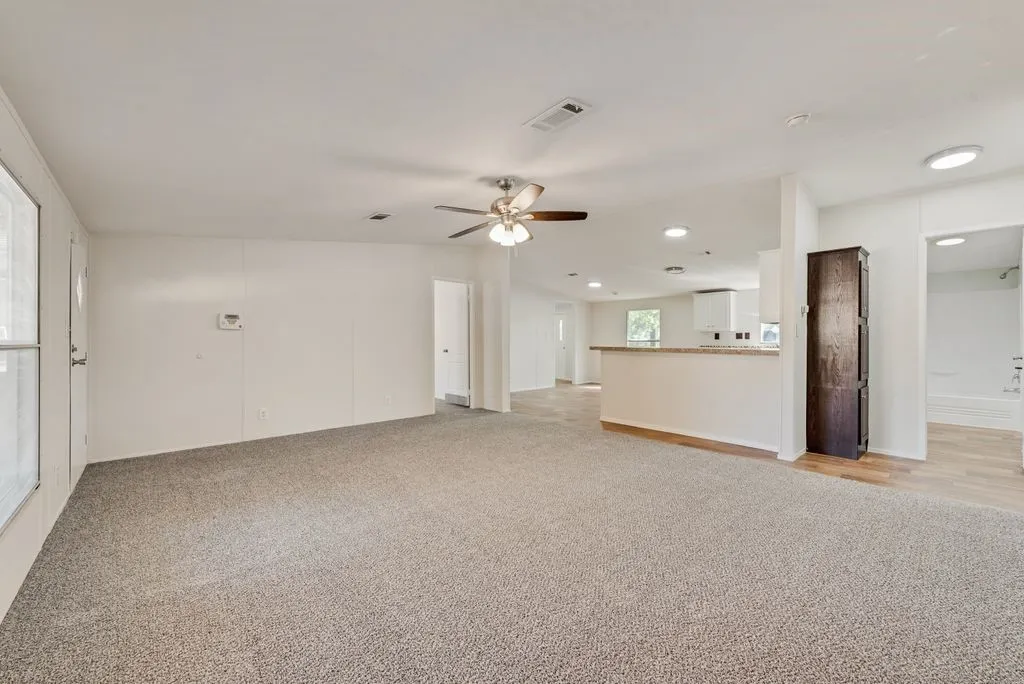 Manufactured Home For Sale in Tarrant County , 1517 Mockingbird Lane, Pelican Bay, Texas 76020, 3 Bedroom, 2 Bathroom, Garage spaces, 1,408 Sqft, built in 2014, mls#21375165, Real Estate Agent in Pelican Bay, Homes For Sale in Tarrant county, Homes For Sale in Pelican Bay, Realtor in Pelican Bay Texas, Real Estate Brokerage Independent Realty Texas, Luminita Cordes Realtor