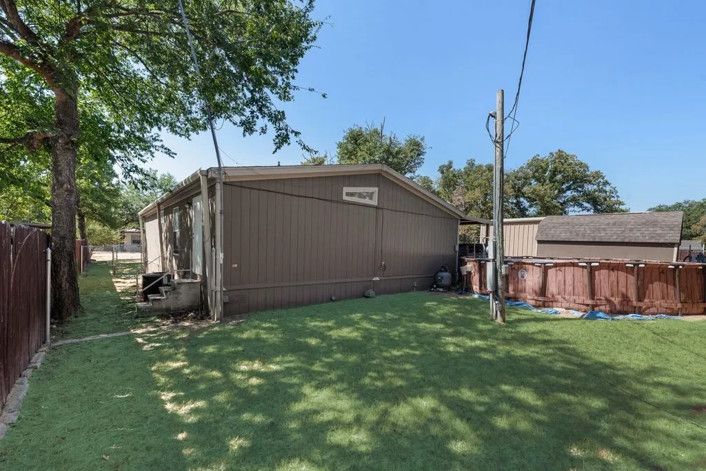Manufactured Home For Sale in Tarrant County , 1517 Mockingbird Lane, Pelican Bay, Texas 76020, 3 Bedroom, 2 Bathroom, Garage spaces, 1,408 Sqft, built in 2014, mls#21375165, Real Estate Agent in Pelican Bay, Homes For Sale in Tarrant county, Homes For Sale in Pelican Bay, Realtor in Pelican Bay Texas, Real Estate Brokerage Independent Realty Texas, Luminita Cordes Realtor