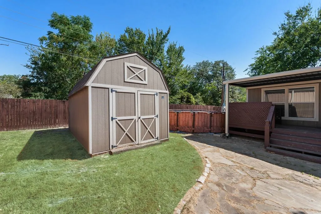 Manufactured Home For Sale in Tarrant County , 1517 Mockingbird Lane, Pelican Bay, Texas 76020, 3 Bedroom, 2 Bathroom, Garage spaces, 1,408 Sqft, built in 2014, mls#21375165, Real Estate Agent in Pelican Bay, Homes For Sale in Tarrant county, Homes For Sale in Pelican Bay, Realtor in Pelican Bay Texas, Real Estate Brokerage Independent Realty Texas, Luminita Cordes Realtor