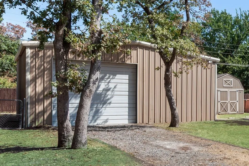 Manufactured Home For Sale in Tarrant County , 1517 Mockingbird Lane, Pelican Bay, Texas 76020, 3 Bedroom, 2 Bathroom, Garage spaces, 1,408 Sqft, built in 2014, mls#21375165, Real Estate Agent in Pelican Bay, Homes For Sale in Tarrant county, Homes For Sale in Pelican Bay, Realtor in Pelican Bay Texas, Real Estate Brokerage Independent Realty Texas, Luminita Cordes Realtor