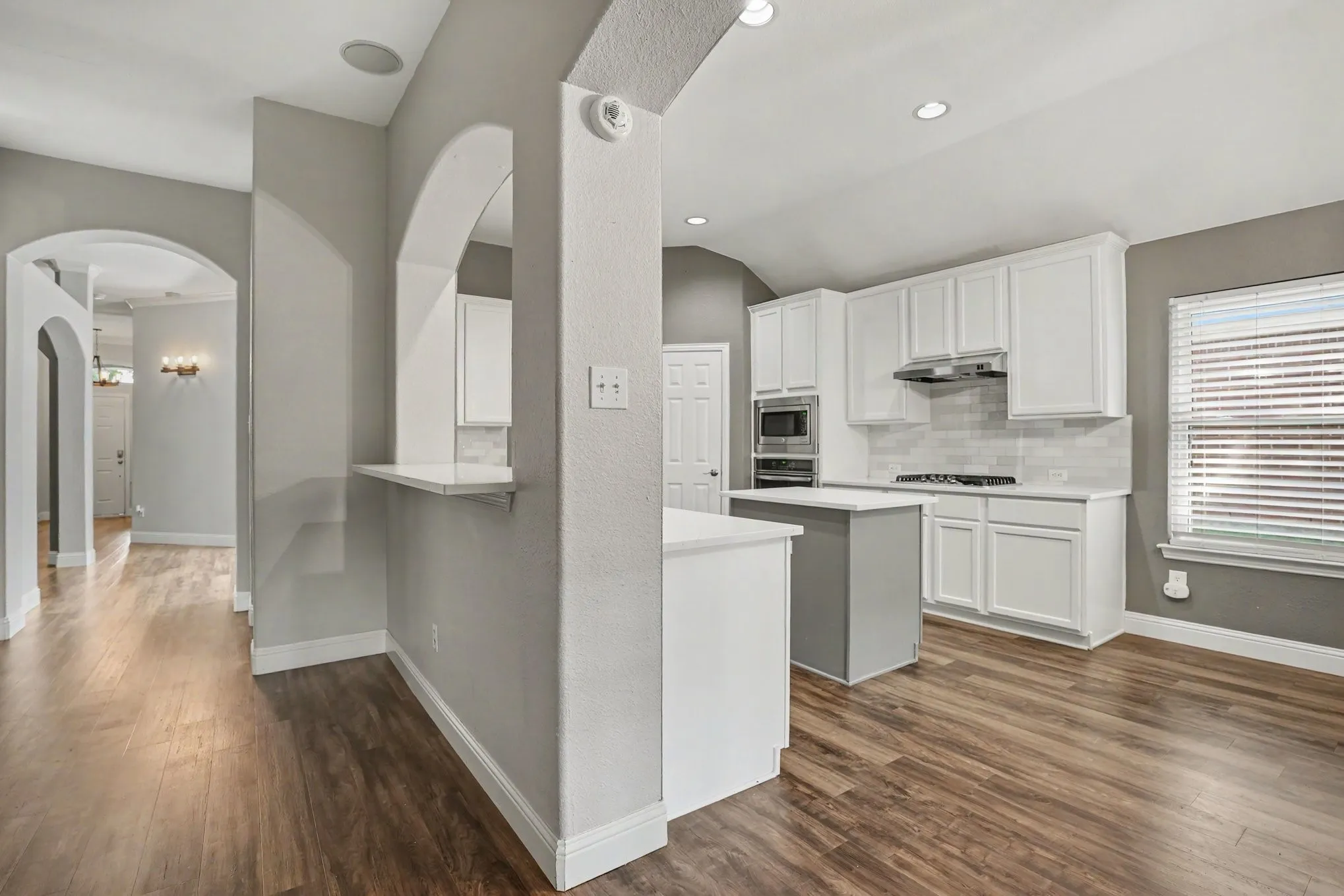 Single Family Residence For Sale in Tarrant County , 1 Mary Lou Court, Mansfield, Texas 76063, 3 Bedroom, 2 Bathroom, 2 Garage spaces, 2,293 Sqft, built in 2002, mls#21372728, Real Estate Agent in Mansfield, Homes For Sale in Tarrant county, Homes For Sale in Mansfield, Realtor in Mansfield Texas, Real Estate Brokerage Independent Realty Texas, Luminita Cordes Realtor