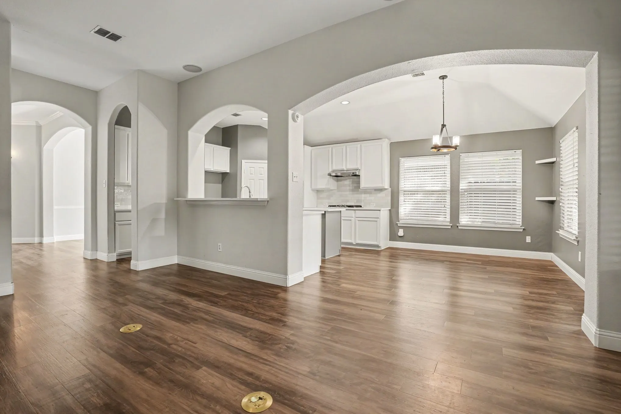 Single Family Residence For Sale in Tarrant County , 1 Mary Lou Court, Mansfield, Texas 76063, 3 Bedroom, 2 Bathroom, 2 Garage spaces, 2,293 Sqft, built in 2002, mls#21372728, Real Estate Agent in Mansfield, Homes For Sale in Tarrant county, Homes For Sale in Mansfield, Realtor in Mansfield Texas, Real Estate Brokerage Independent Realty Texas, Luminita Cordes Realtor