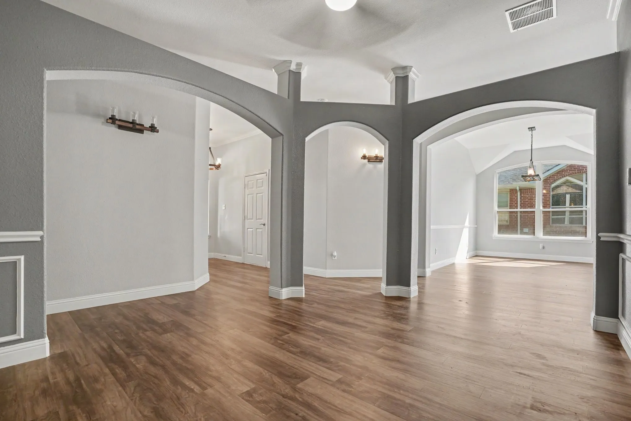 Single Family Residence For Sale in Tarrant County , 1 Mary Lou Court, Mansfield, Texas 76063, 3 Bedroom, 2 Bathroom, 2 Garage spaces, 2,293 Sqft, built in 2002, mls#21372728, Real Estate Agent in Mansfield, Homes For Sale in Tarrant county, Homes For Sale in Mansfield, Realtor in Mansfield Texas, Real Estate Brokerage Independent Realty Texas, Luminita Cordes Realtor