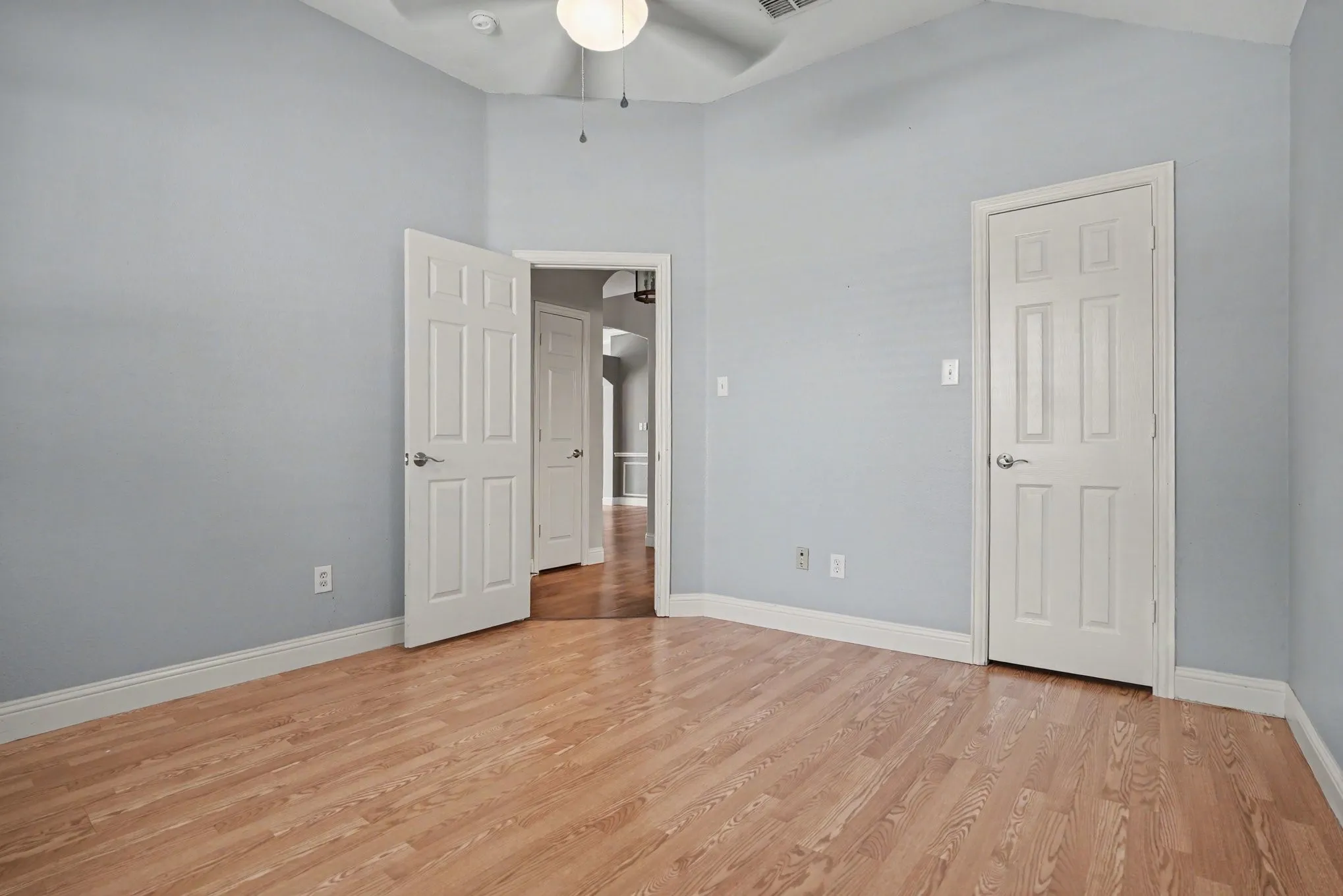 Single Family Residence For Sale in Tarrant County , 1 Mary Lou Court, Mansfield, Texas 76063, 3 Bedroom, 2 Bathroom, 2 Garage spaces, 2,293 Sqft, built in 2002, mls#21372728, Real Estate Agent in Mansfield, Homes For Sale in Tarrant county, Homes For Sale in Mansfield, Realtor in Mansfield Texas, Real Estate Brokerage Independent Realty Texas, Luminita Cordes Realtor