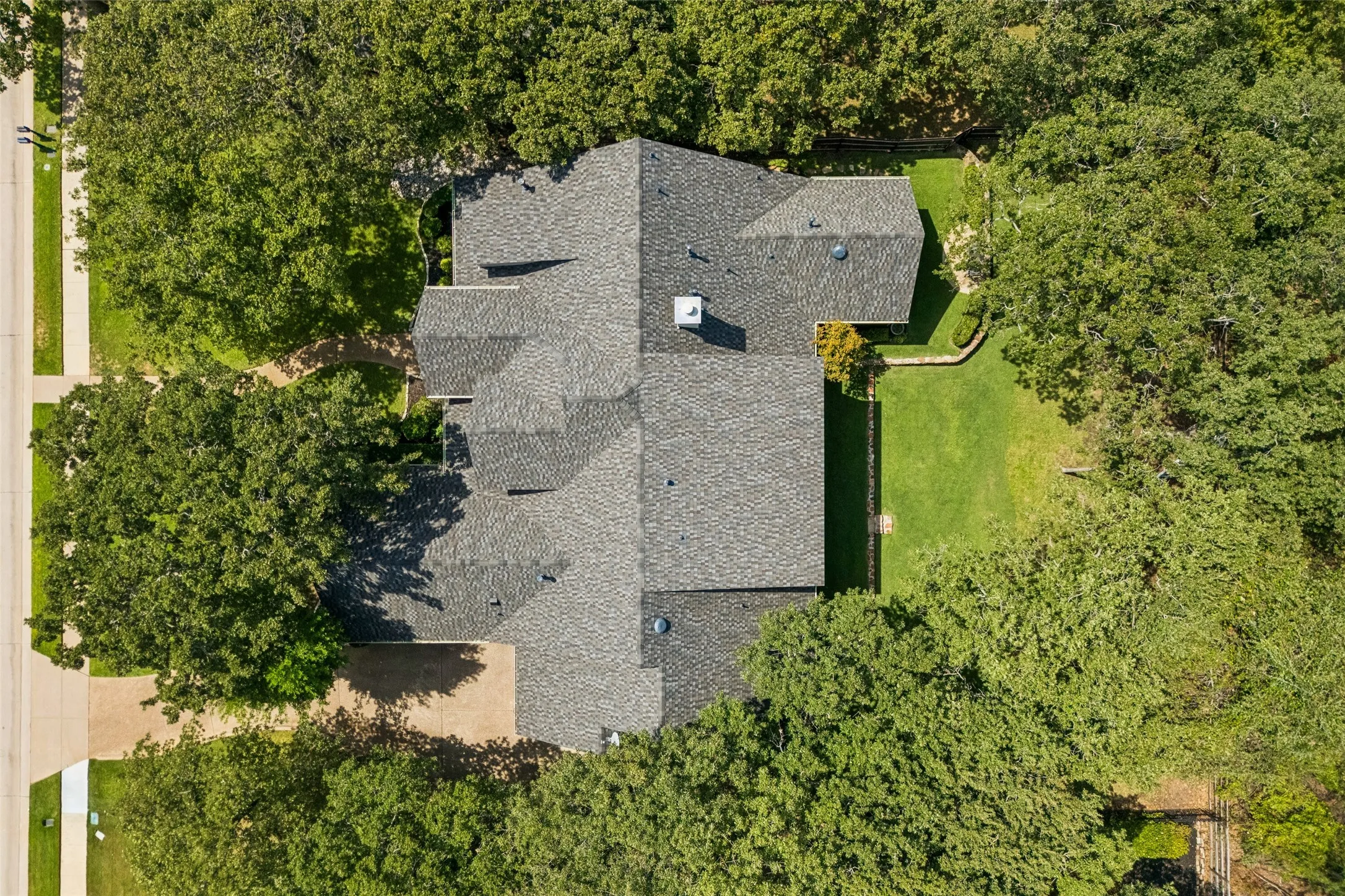 Birds eye view of property