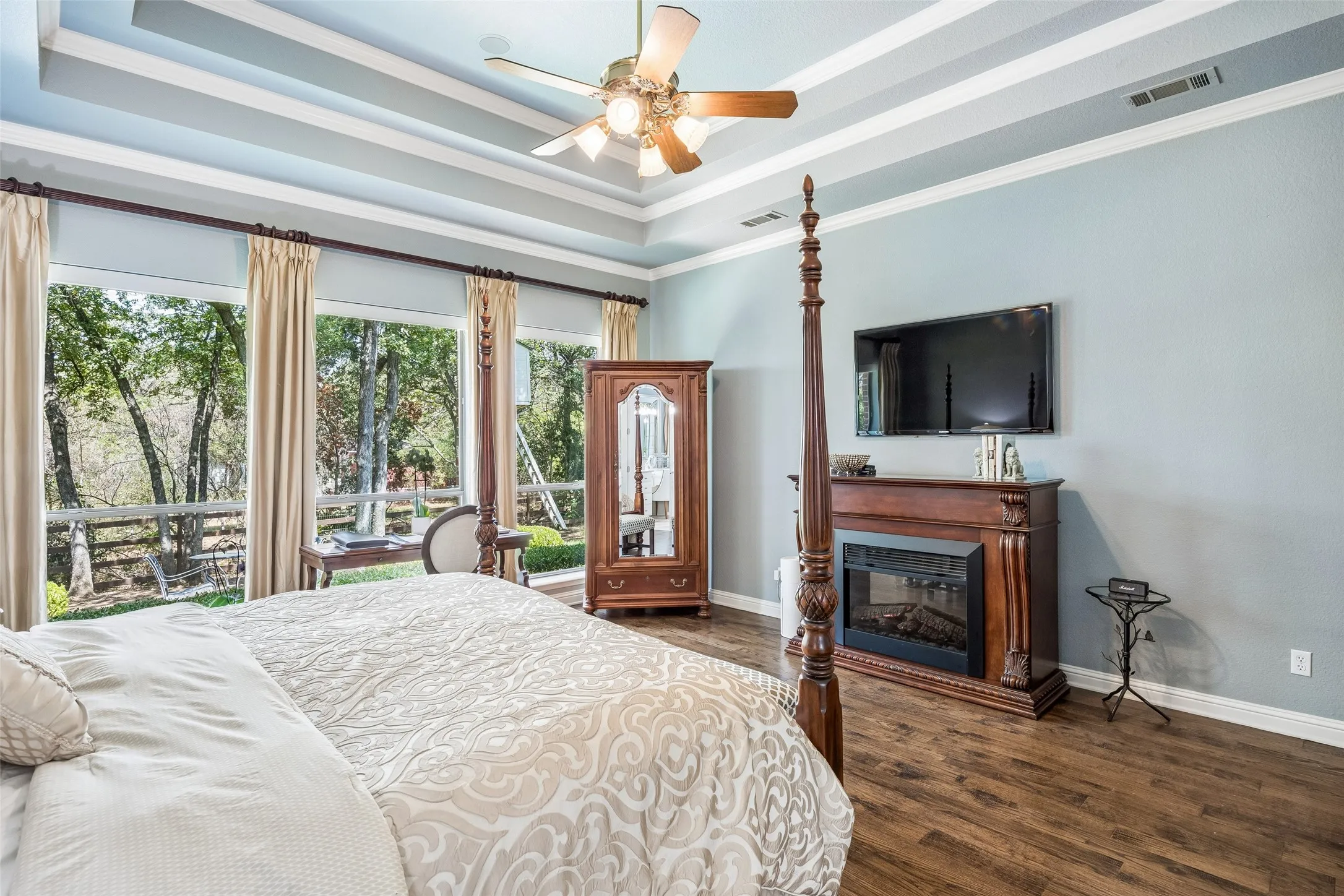 Single Family Residence For Sale in Tarrant County , 208 Polo Trail, Colleyville, Texas 76034, 4 Bedroom, 4 Bathroom, 3 Garage spaces, 4,699 Sqft, built in 1998, mls#21375046, Real Estate Agent in Colleyville, Homes For Sale in Tarrant county, Homes For Sale in Colleyville, Realtor in Colleyville Texas, Real Estate Brokerage Independent Realty Texas, Luminita Cordes Realtor