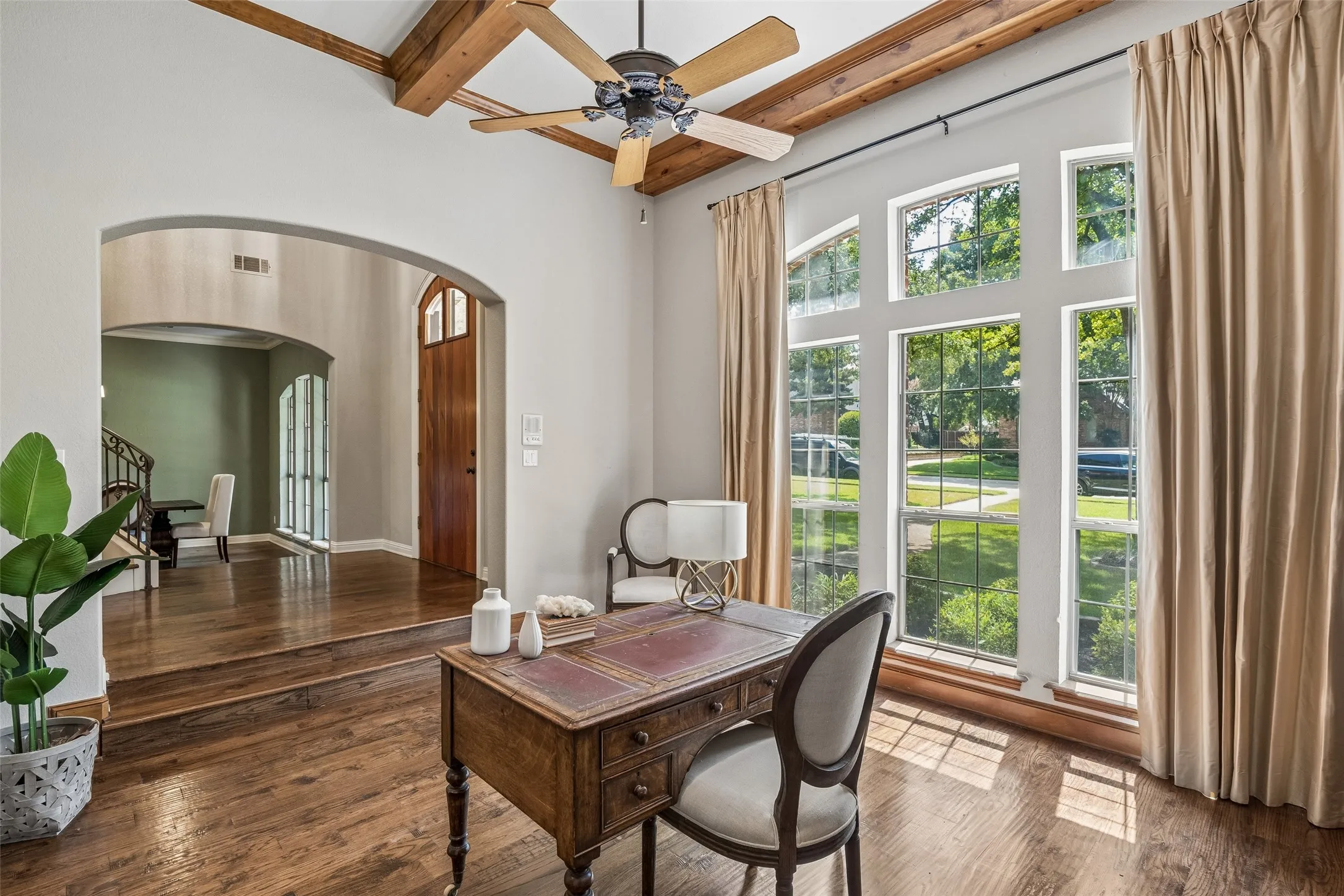 Single Family Residence For Sale in Tarrant County , 208 Polo Trail, Colleyville, Texas 76034, 4 Bedroom, 4 Bathroom, 3 Garage spaces, 4,699 Sqft, built in 1998, mls#21375046, Real Estate Agent in Colleyville, Homes For Sale in Tarrant county, Homes For Sale in Colleyville, Realtor in Colleyville Texas, Real Estate Brokerage Independent Realty Texas, Luminita Cordes Realtor