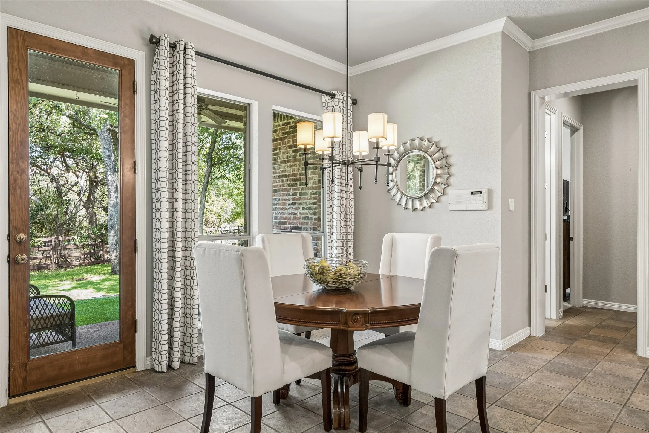 Single Family Residence For Sale in Tarrant County , 208 Polo Trail, Colleyville, Texas 76034, 4 Bedroom, 4 Bathroom, 3 Garage spaces, 4,699 Sqft, built in 1998, mls#21375046, Real Estate Agent in Colleyville, Homes For Sale in Tarrant county, Homes For Sale in Colleyville, Realtor in Colleyville Texas, Real Estate Brokerage Independent Realty Texas, Luminita Cordes Realtor