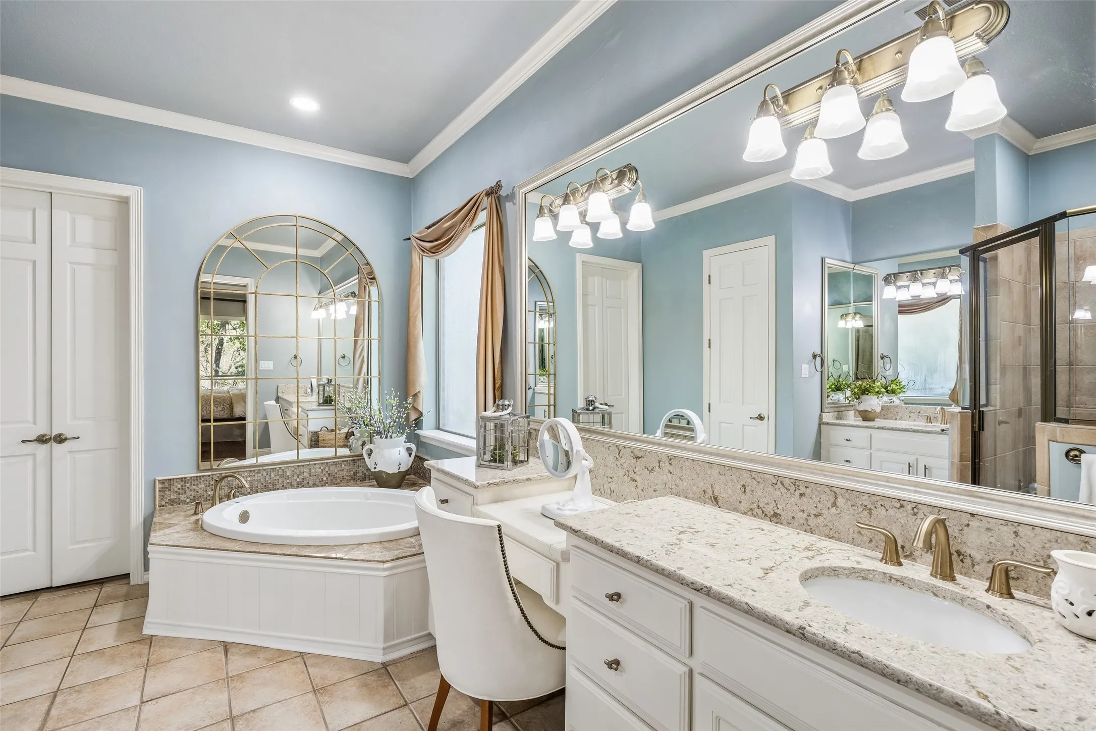 Single Family Residence For Sale in Tarrant County , 208 Polo Trail, Colleyville, Texas 76034, 4 Bedroom, 4 Bathroom, 3 Garage spaces, 4,699 Sqft, built in 1998, mls#21375046, Real Estate Agent in Colleyville, Homes For Sale in Tarrant county, Homes For Sale in Colleyville, Realtor in Colleyville Texas, Real Estate Brokerage Independent Realty Texas, Luminita Cordes Realtor