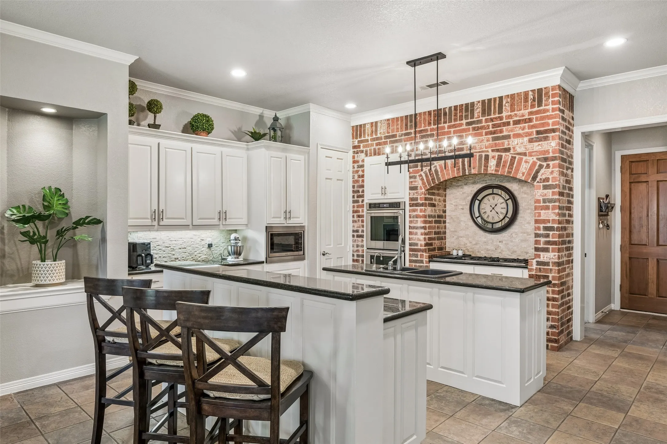 Single Family Residence For Sale in Tarrant County , 208 Polo Trail, Colleyville, Texas 76034, 4 Bedroom, 4 Bathroom, 3 Garage spaces, 4,699 Sqft, built in 1998, mls#21375046, Real Estate Agent in Colleyville, Homes For Sale in Tarrant county, Homes For Sale in Colleyville, Realtor in Colleyville Texas, Real Estate Brokerage Independent Realty Texas, Luminita Cordes Realtor