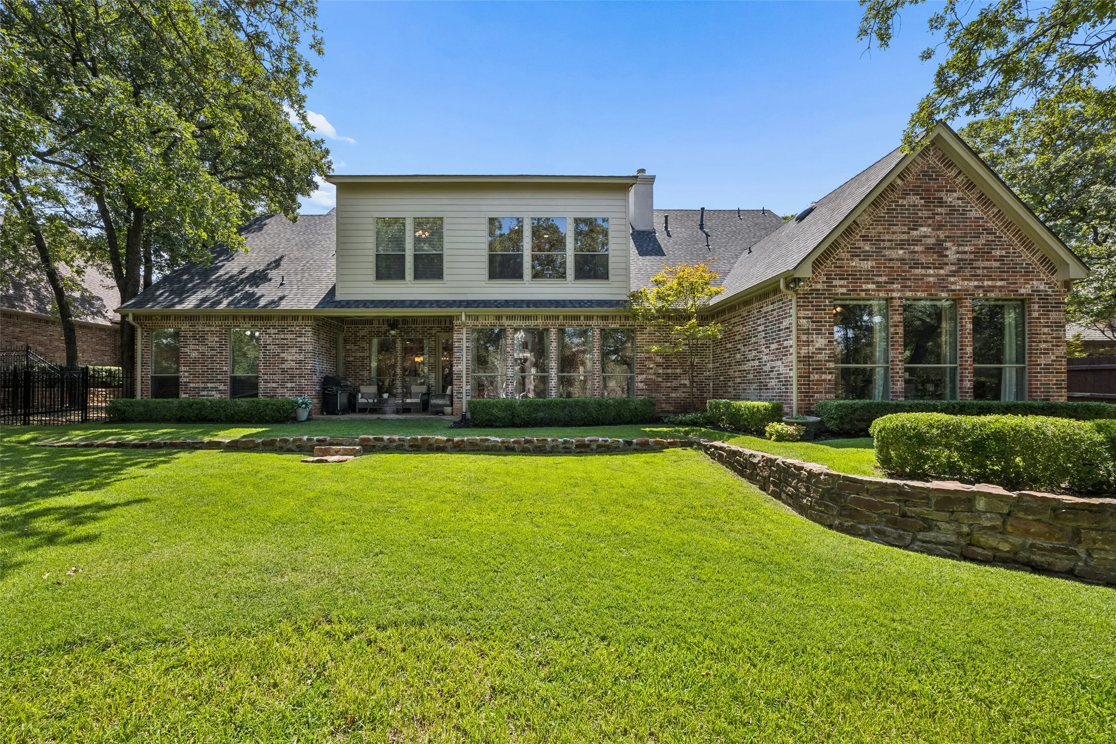 Single Family Residence For Sale in Tarrant County , 208 Polo Trail, Colleyville, Texas 76034, 4 Bedroom, 4 Bathroom, 3 Garage spaces, 4,699 Sqft, built in 1998, mls#21375046, Real Estate Agent in Colleyville, Homes For Sale in Tarrant county, Homes For Sale in Colleyville, Realtor in Colleyville Texas, Real Estate Brokerage Independent Realty Texas, Luminita Cordes Realtor