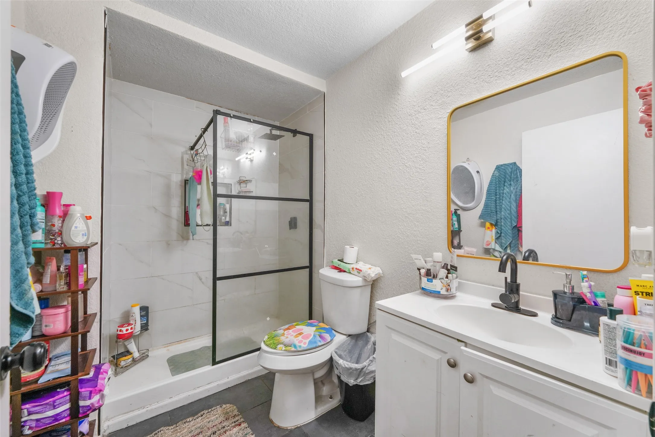 Single Family Residence For Sale in Dallas County , 2108 Meadow Lark, Irving, Texas 75060, 6 Bedroom, 3 Bathroom, Garage spaces, 1,839 Sqft, built in 1967, mls#21372331, Real Estate Agent in Irving, Homes For Sale in Dallas county, Homes For Sale in Irving, Realtor in Irving Texas, Real Estate Brokerage Independent Realty Texas, Luminita Cordes Realtor