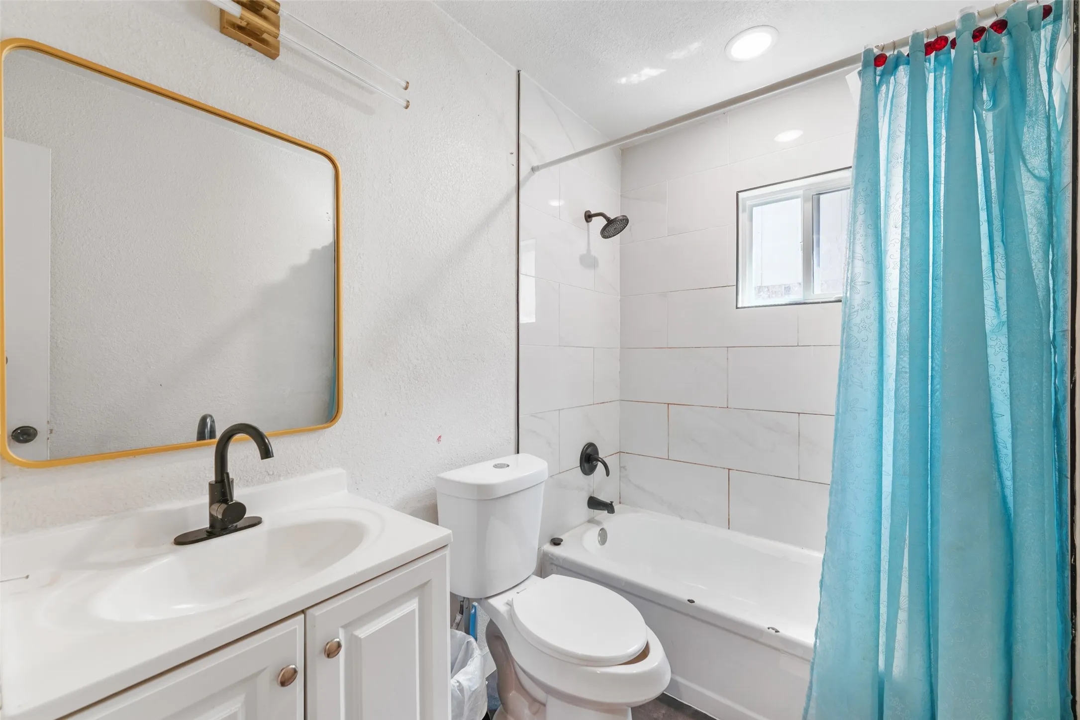 Single Family Residence For Sale in Dallas County , 2108 Meadow Lark, Irving, Texas 75060, 6 Bedroom, 3 Bathroom, Garage spaces, 1,839 Sqft, built in 1967, mls#21372331, Real Estate Agent in Irving, Homes For Sale in Dallas county, Homes For Sale in Irving, Realtor in Irving Texas, Real Estate Brokerage Independent Realty Texas, Luminita Cordes Realtor