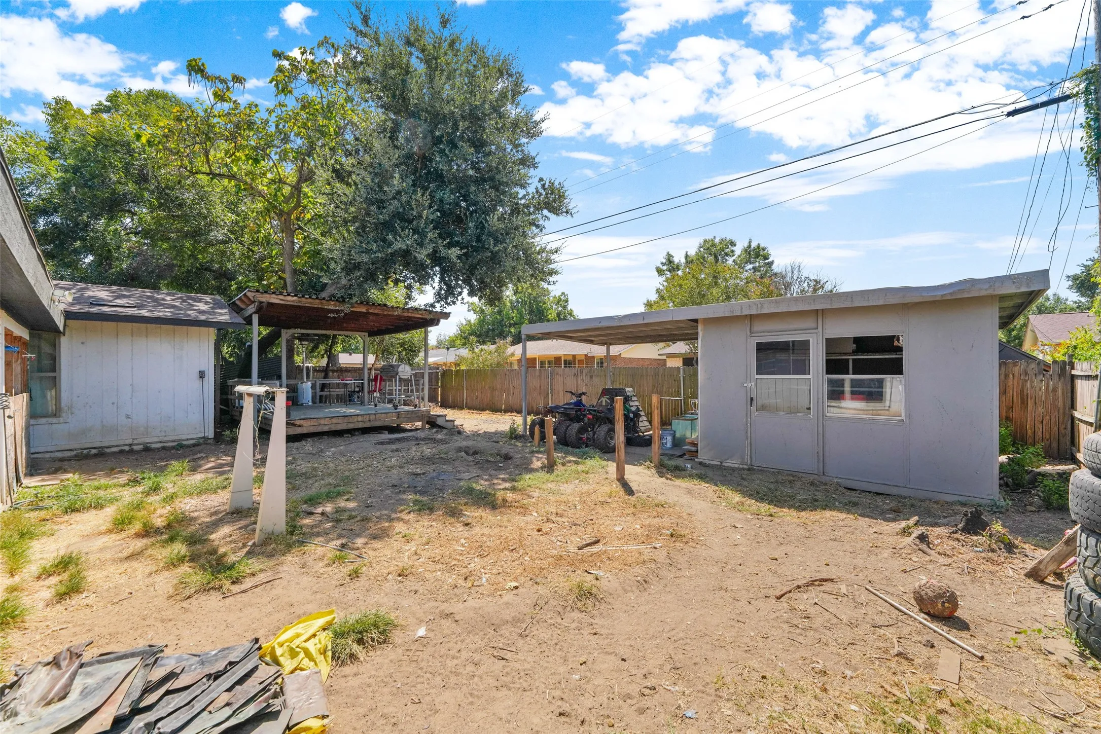Single Family Residence For Sale in Dallas County , 2108 Meadow Lark, Irving, Texas 75060, 6 Bedroom, 3 Bathroom, Garage spaces, 1,839 Sqft, built in 1967, mls#21372331, Real Estate Agent in Irving, Homes For Sale in Dallas county, Homes For Sale in Irving, Realtor in Irving Texas, Real Estate Brokerage Independent Realty Texas, Luminita Cordes Realtor