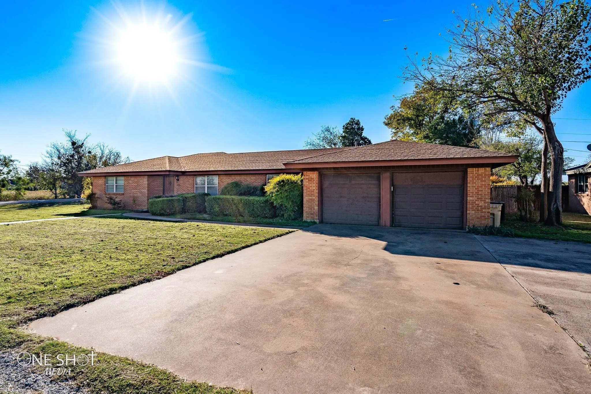 Single Family Residence For Rent in Taylor County , 509 8th Street, Merkel, Texas 79536, 3 Bedroom, 2 Bathroom, 2 Garage spaces, 2,009 Sqft, built in 1970, mls#21375193, Real Estate Agent in Merkel, Homes For Rent in Taylor county, Homes For Rent in Merkel, Realtor in Merkel Texas, Real Estate Brokerage Independent Realty Texas, Luminita Cordes Realtor