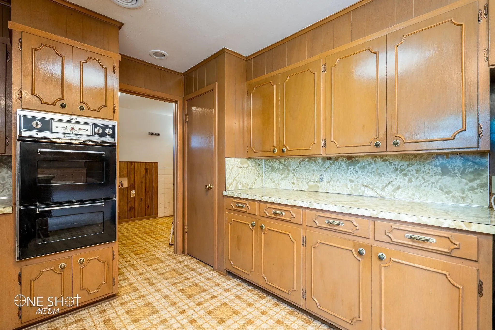 Single Family Residence For Rent in Taylor County , 509 8th Street, Merkel, Texas 79536, 3 Bedroom, 2 Bathroom, 2 Garage spaces, 2,009 Sqft, built in 1970, mls#21375193, Real Estate Agent in Merkel, Homes For Rent in Taylor county, Homes For Rent in Merkel, Realtor in Merkel Texas, Real Estate Brokerage Independent Realty Texas, Luminita Cordes Realtor