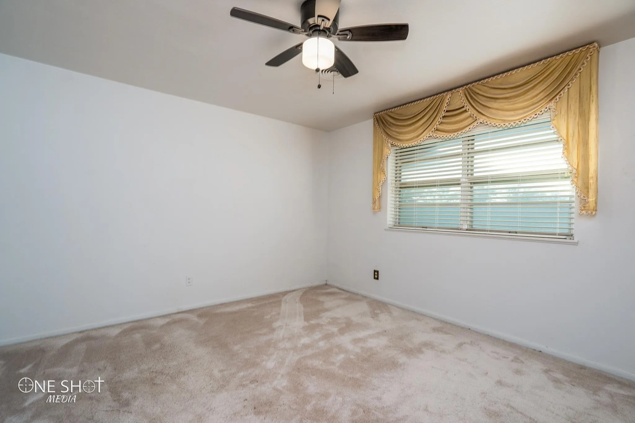 Single Family Residence For Rent in Taylor County , 509 8th Street, Merkel, Texas 79536, 3 Bedroom, 2 Bathroom, 2 Garage spaces, 2,009 Sqft, built in 1970, mls#21375193, Real Estate Agent in Merkel, Homes For Rent in Taylor county, Homes For Rent in Merkel, Realtor in Merkel Texas, Real Estate Brokerage Independent Realty Texas, Luminita Cordes Realtor