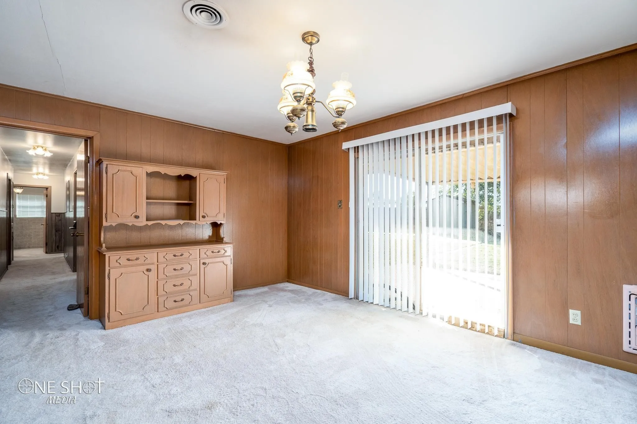 Single Family Residence For Rent in Taylor County , 509 8th Street, Merkel, Texas 79536, 3 Bedroom, 2 Bathroom, 2 Garage spaces, 2,009 Sqft, built in 1970, mls#21375193, Real Estate Agent in Merkel, Homes For Rent in Taylor county, Homes For Rent in Merkel, Realtor in Merkel Texas, Real Estate Brokerage Independent Realty Texas, Luminita Cordes Realtor