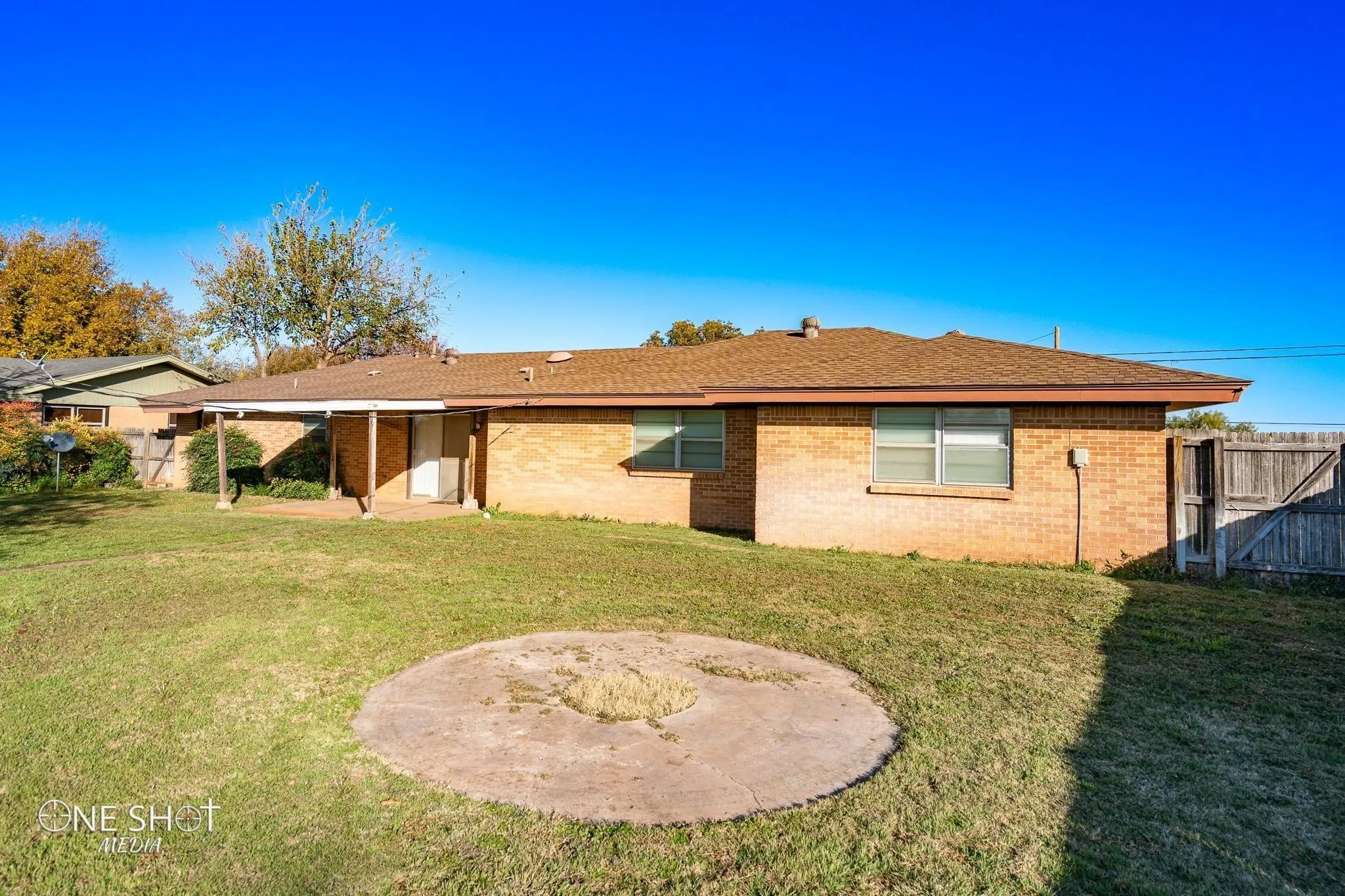 Single Family Residence For Rent in Taylor County , 509 8th Street, Merkel, Texas 79536, 3 Bedroom, 2 Bathroom, 2 Garage spaces, 2,009 Sqft, built in 1970, mls#21375193, Real Estate Agent in Merkel, Homes For Rent in Taylor county, Homes For Rent in Merkel, Realtor in Merkel Texas, Real Estate Brokerage Independent Realty Texas, Luminita Cordes Realtor