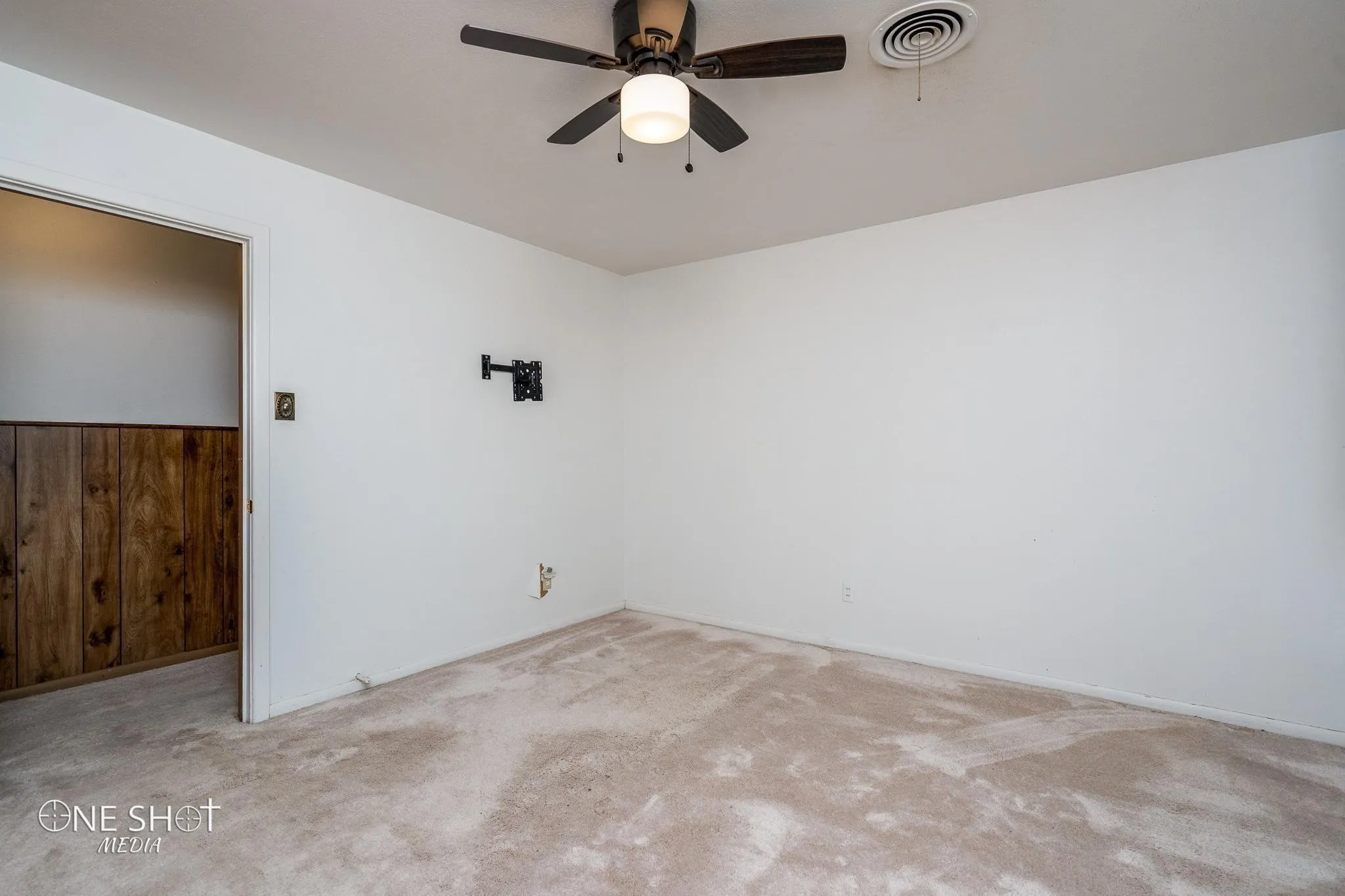 Single Family Residence For Rent in Taylor County , 509 8th Street, Merkel, Texas 79536, 3 Bedroom, 2 Bathroom, 2 Garage spaces, 2,009 Sqft, built in 1970, mls#21375193, Real Estate Agent in Merkel, Homes For Rent in Taylor county, Homes For Rent in Merkel, Realtor in Merkel Texas, Real Estate Brokerage Independent Realty Texas, Luminita Cordes Realtor