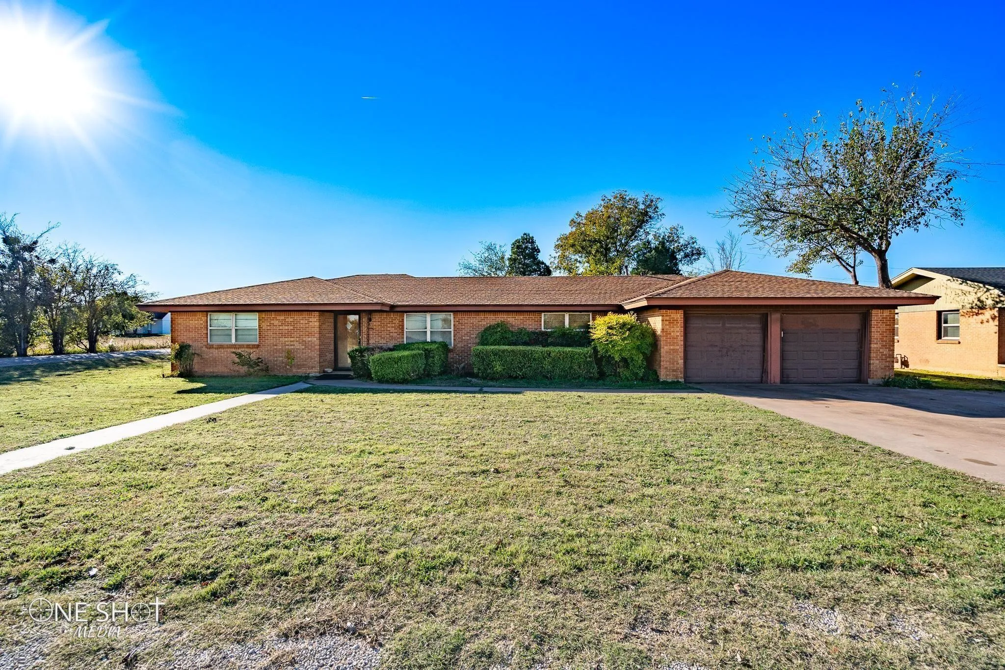 Single Family Residence For Rent in Taylor County , 509 8th Street, Merkel, Texas 79536, 3 Bedroom, 2 Bathroom, 2 Garage spaces, 2,009 Sqft, built in 1970, mls#21375193, Real Estate Agent in Merkel, Homes For Rent in Taylor county, Homes For Rent in Merkel, Realtor in Merkel Texas, Real Estate Brokerage Independent Realty Texas, Luminita Cordes Realtor