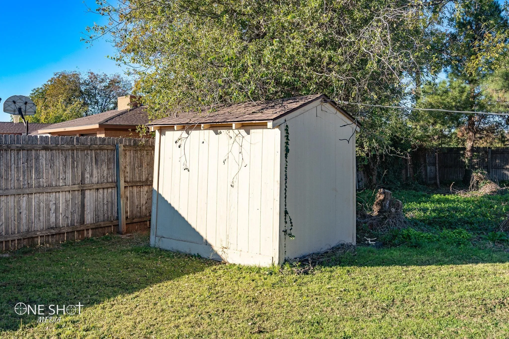 Single Family Residence For Rent in Taylor County , 509 8th Street, Merkel, Texas 79536, 3 Bedroom, 2 Bathroom, 2 Garage spaces, 2,009 Sqft, built in 1970, mls#21375193, Real Estate Agent in Merkel, Homes For Rent in Taylor county, Homes For Rent in Merkel, Realtor in Merkel Texas, Real Estate Brokerage Independent Realty Texas, Luminita Cordes Realtor