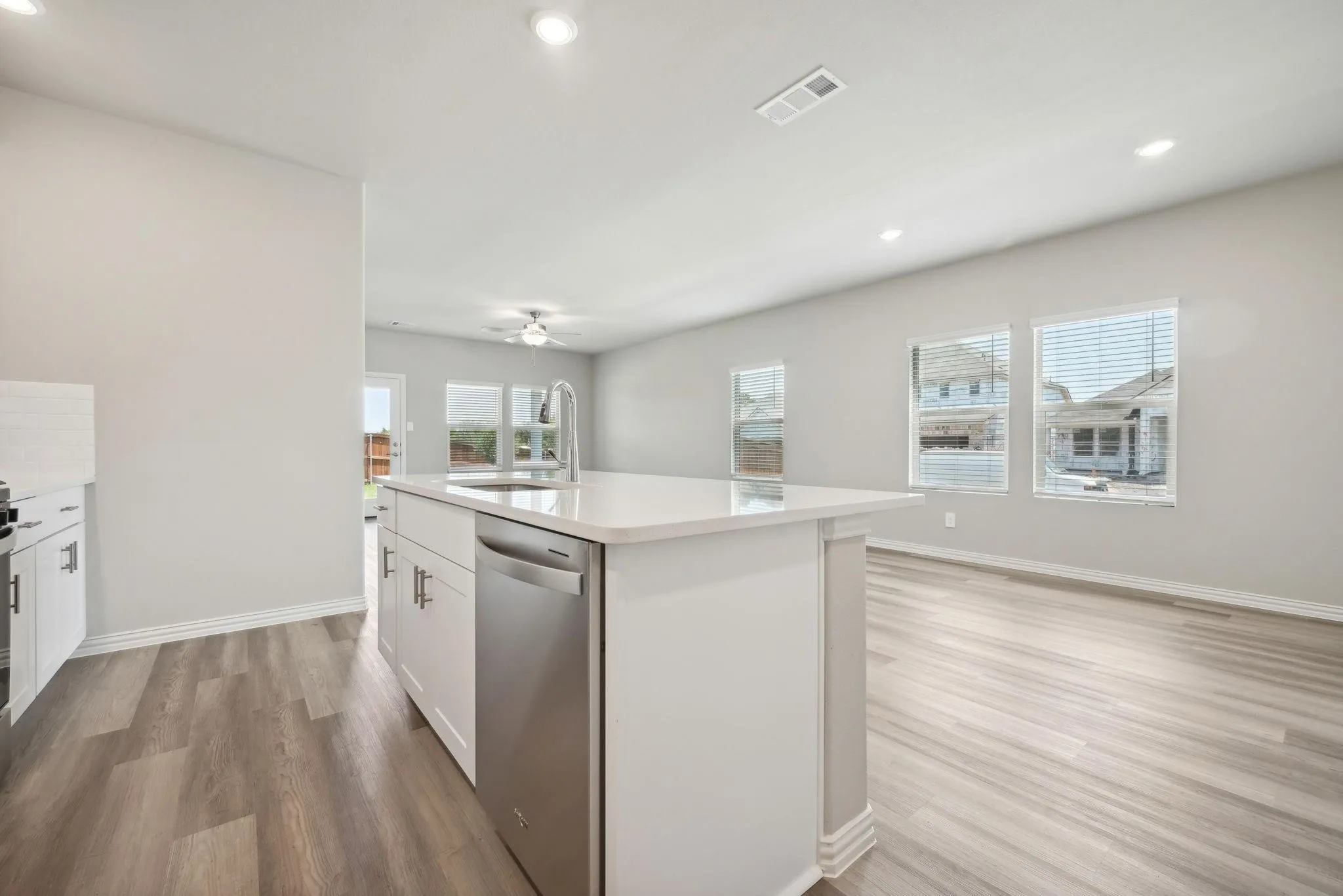 Single Family Residence For Sale in Collin County , 3717 Cisco Drive, Farmersville, Texas 75442, 4 Bedroom, 3 Bathroom, 2 Garage spaces, 2,259 Sqft, built in 2024, mls#21375045, Real Estate Agent in Farmersville, Homes For Sale in Collin county, Homes For Sale in Farmersville, Realtor in Farmersville Texas, Real Estate Brokerage Independent Realty Texas, Luminita Cordes Realtor