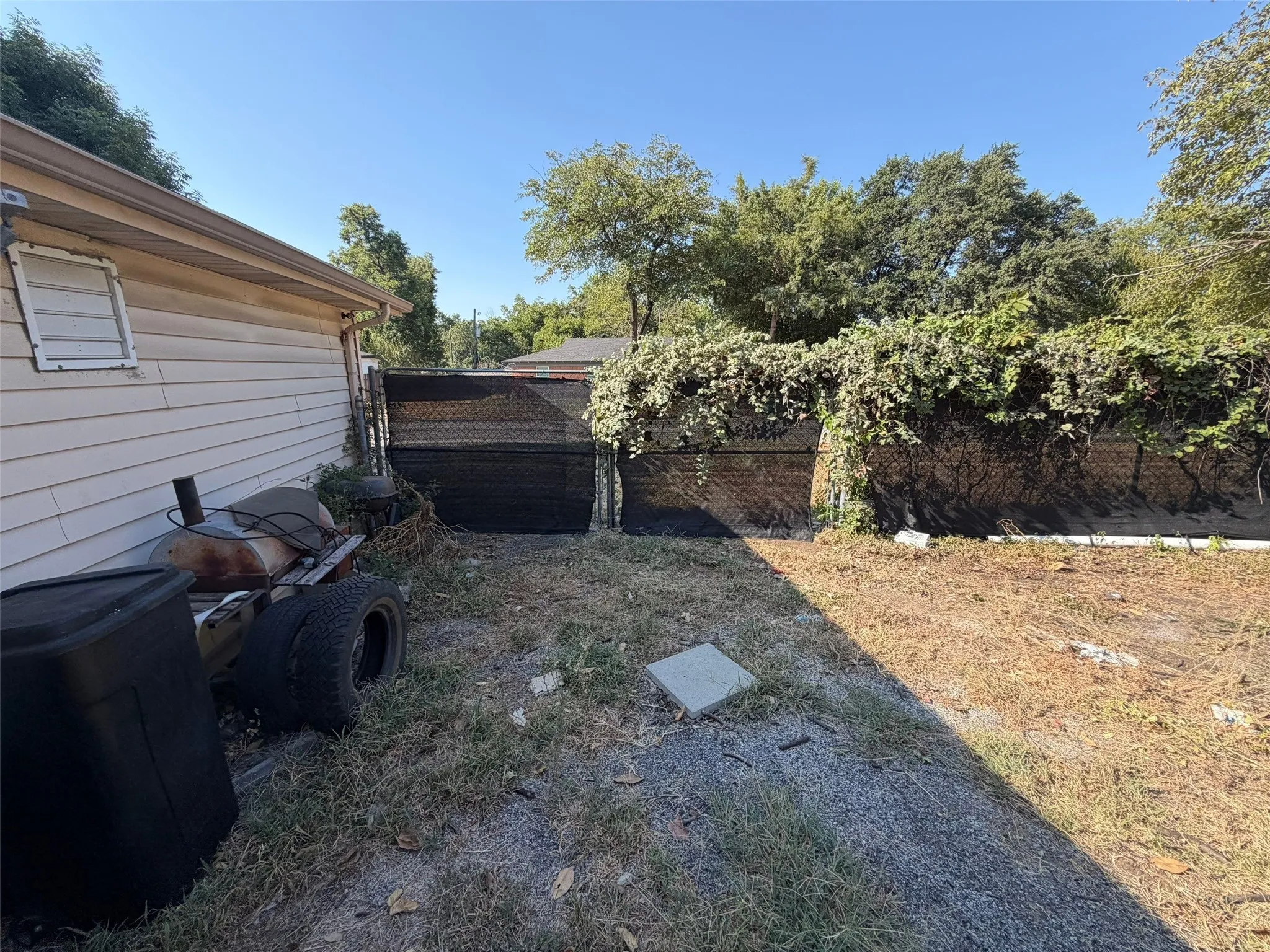 Single Family Residence For Sale in Tarrant County , 2121 Elton Road, Haltom City, Texas 76117, 3 Bedroom, 2 Bathroom, 2 Garage spaces, 1,954 Sqft, built in 1959, mls#21375183, Real Estate Agent in Haltom City, Homes For Sale in Tarrant county, Homes For Sale in Haltom City, Realtor in Haltom City Texas, Real Estate Brokerage Independent Realty Texas, Luminita Cordes Realtor