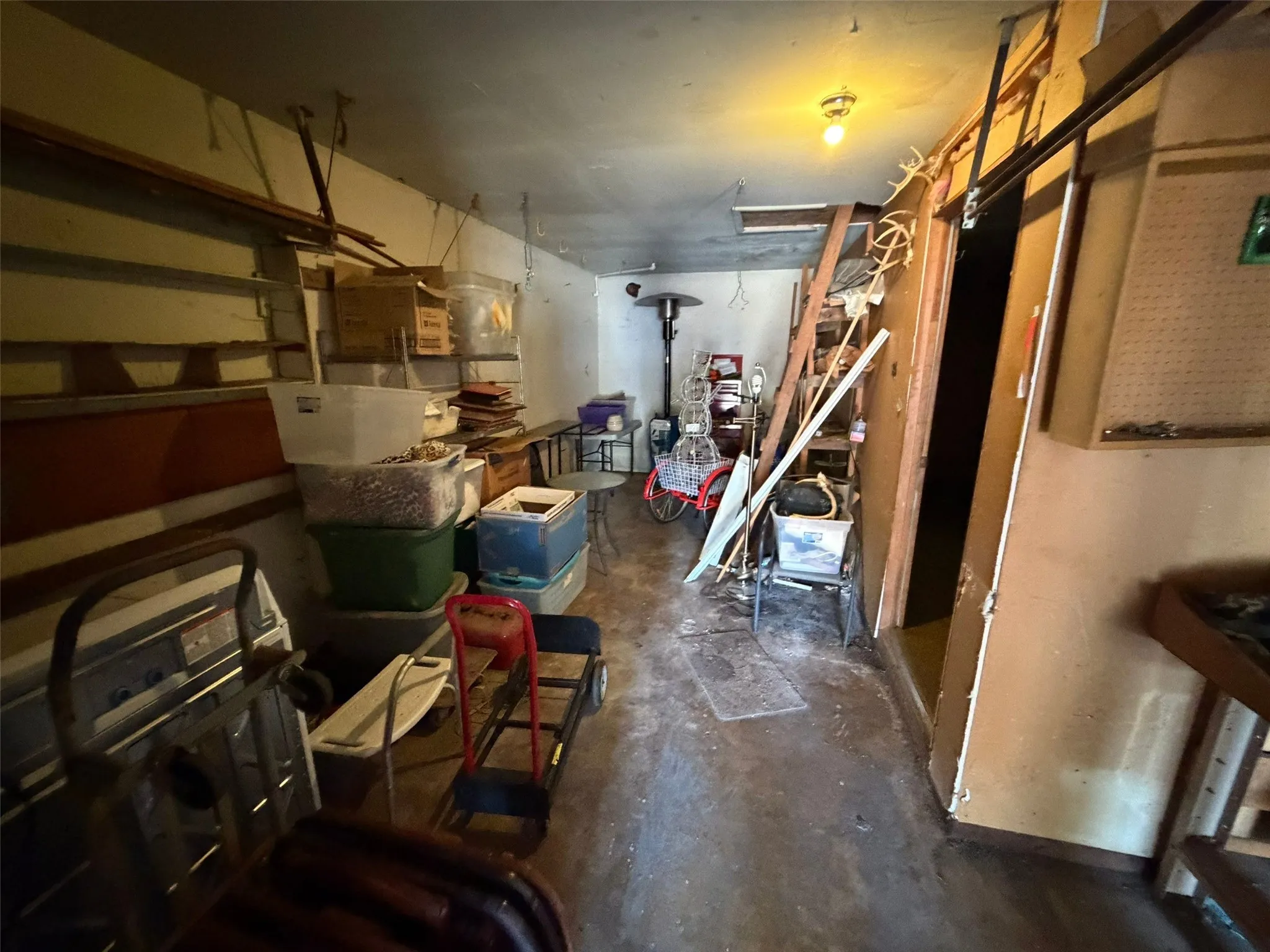 Single Family Residence For Sale in Tarrant County , 2121 Elton Road, Haltom City, Texas 76117, 3 Bedroom, 2 Bathroom, 2 Garage spaces, 1,954 Sqft, built in 1959, mls#21375183, Real Estate Agent in Haltom City, Homes For Sale in Tarrant county, Homes For Sale in Haltom City, Realtor in Haltom City Texas, Real Estate Brokerage Independent Realty Texas, Luminita Cordes Realtor