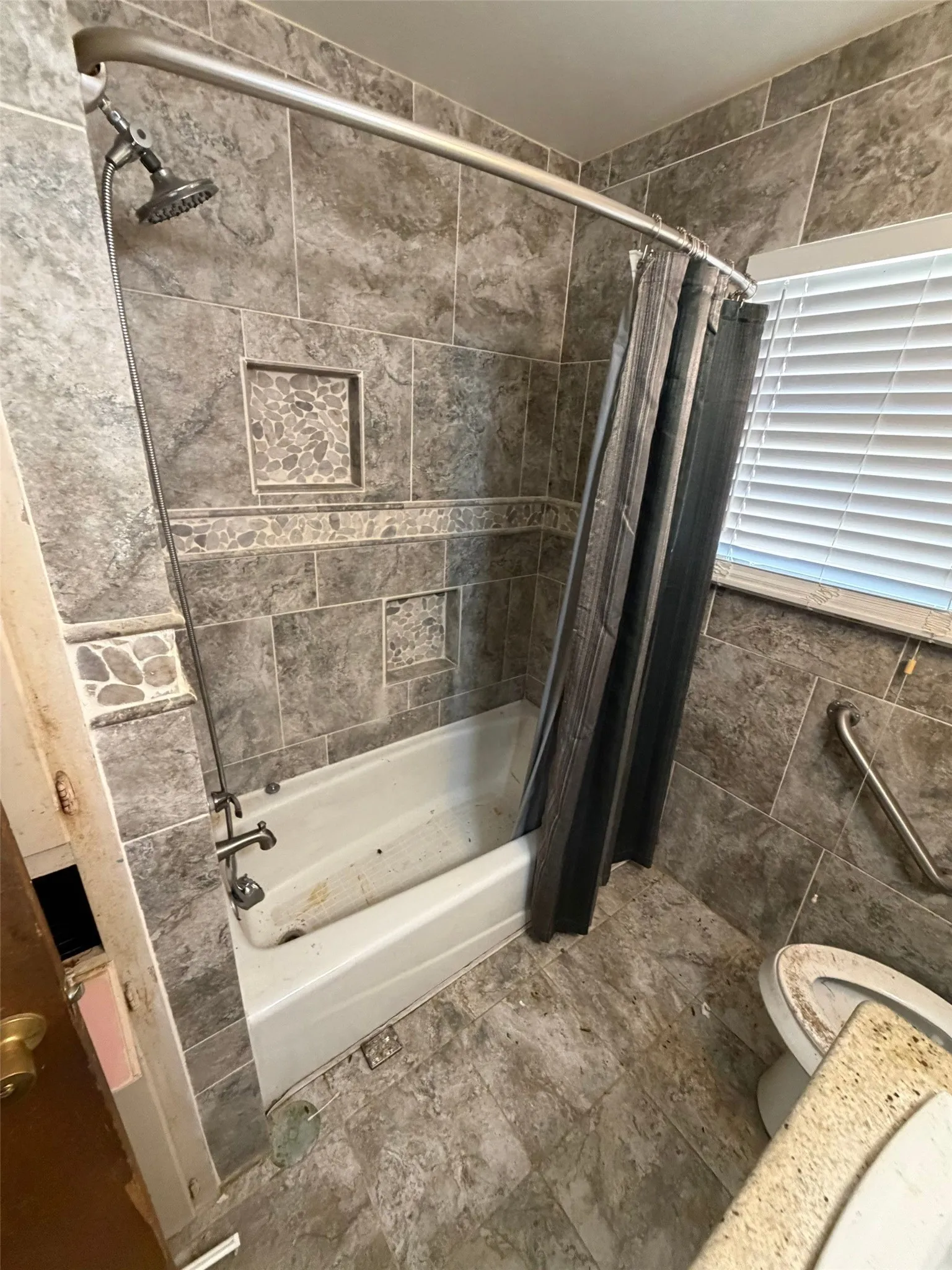 Single Family Residence For Sale in Tarrant County , 2121 Elton Road, Haltom City, Texas 76117, 3 Bedroom, 2 Bathroom, 2 Garage spaces, 1,954 Sqft, built in 1959, mls#21375183, Real Estate Agent in Haltom City, Homes For Sale in Tarrant county, Homes For Sale in Haltom City, Realtor in Haltom City Texas, Real Estate Brokerage Independent Realty Texas, Luminita Cordes Realtor