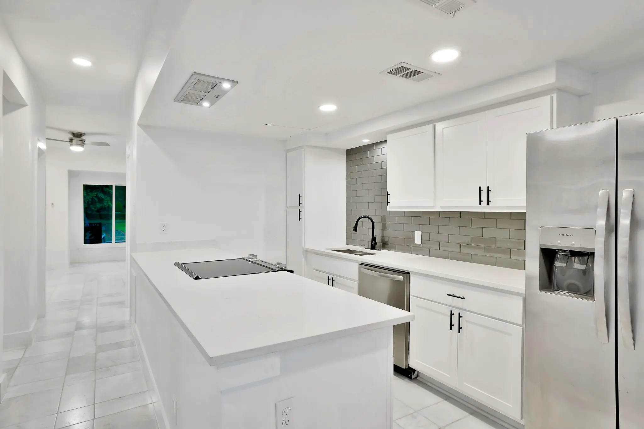 Condominium For Rent in Dallas County , 4505 Rawlins Street, Dallas, Texas 75219, 3 Bedroom, 4 Bathroom, 2 Garage spaces, 2,036 Sqft, built in 1968, mls#21373862, Real Estate Agent in Dallas, Homes For Rent in Dallas county, Homes For Rent in Dallas, Realtor in Dallas Texas, Real Estate Brokerage Independent Realty Texas, Luminita Cordes Realtor