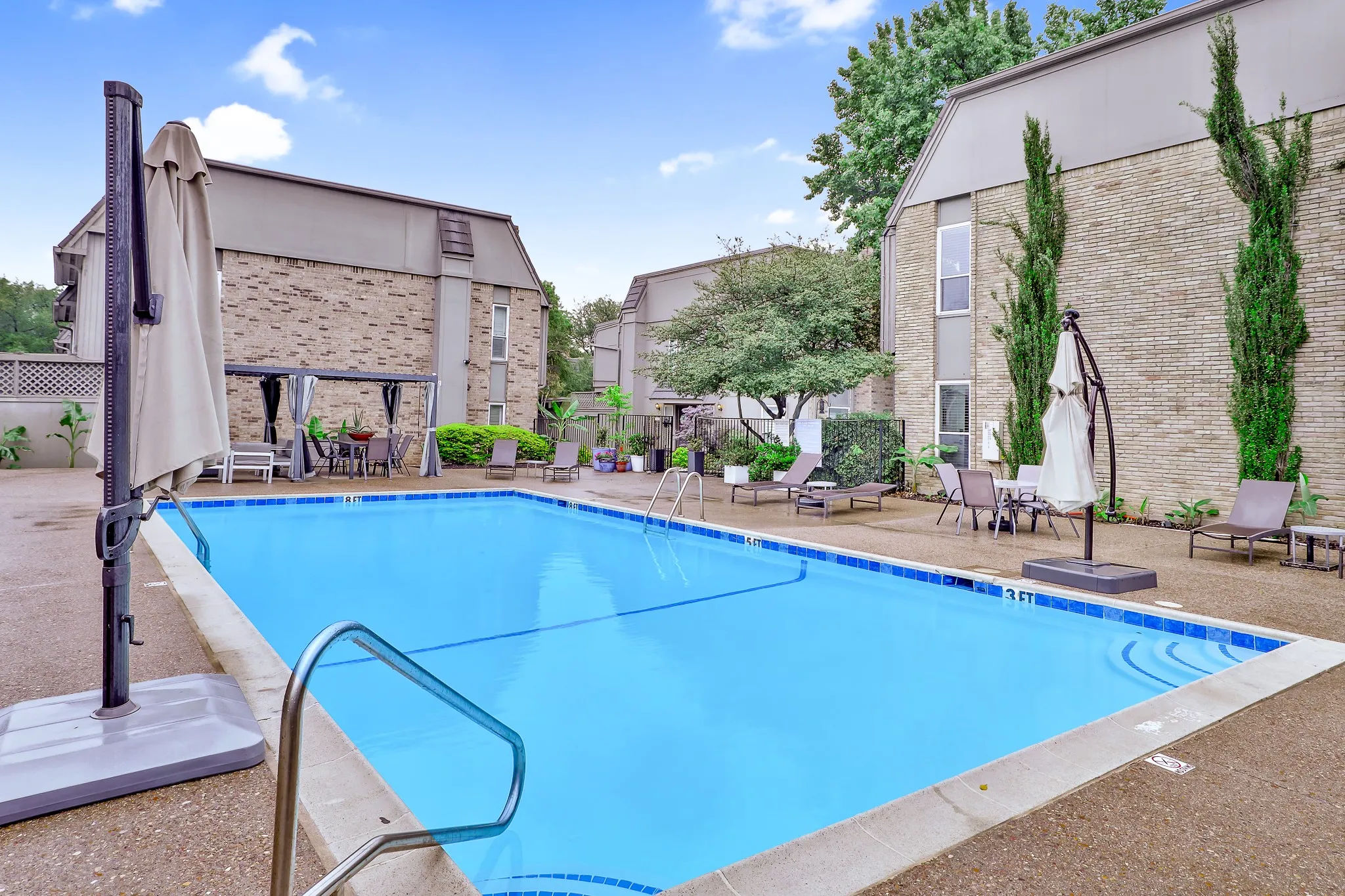 Condominium For Rent in Dallas County , 4505 Rawlins Street, Dallas, Texas 75219, 3 Bedroom, 4 Bathroom, 2 Garage spaces, 2,036 Sqft, built in 1968, mls#21373862, Real Estate Agent in Dallas, Homes For Rent in Dallas county, Homes For Rent in Dallas, Realtor in Dallas Texas, Real Estate Brokerage Independent Realty Texas, Luminita Cordes Realtor
